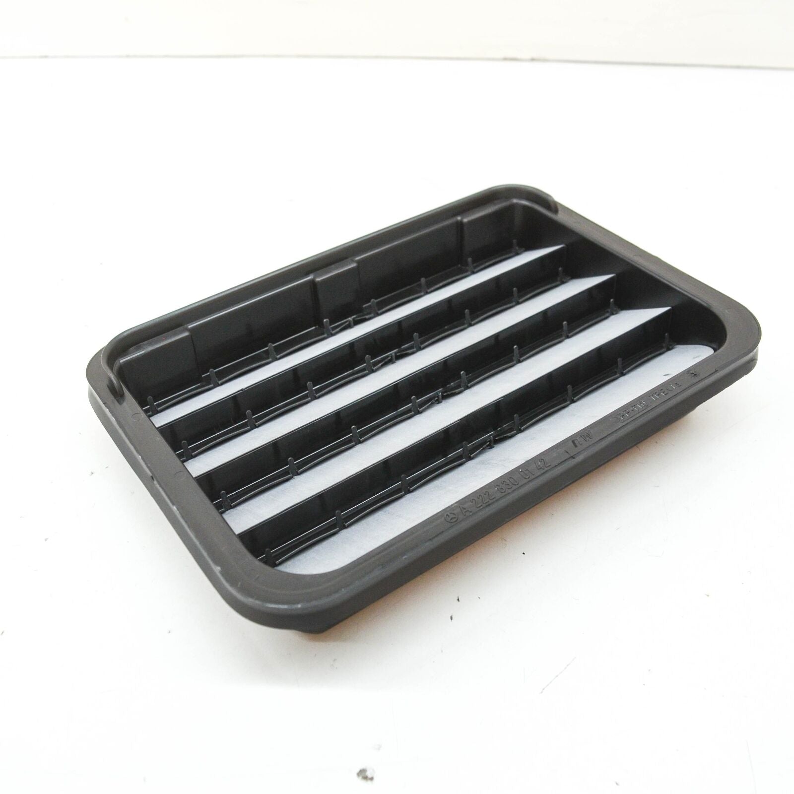 NEW MB S W222 REAR QUARTER PANEL LEFT VENTILATION GRILLE A2228300142 ORIGINAL