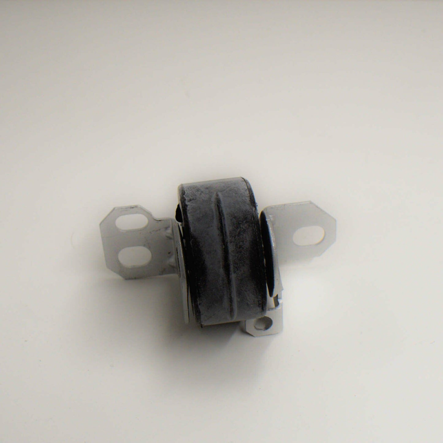 NEW AUDI A1 8X FRONT LEFT EXHAUST BRACKET 8K0253144F ORIGINAL