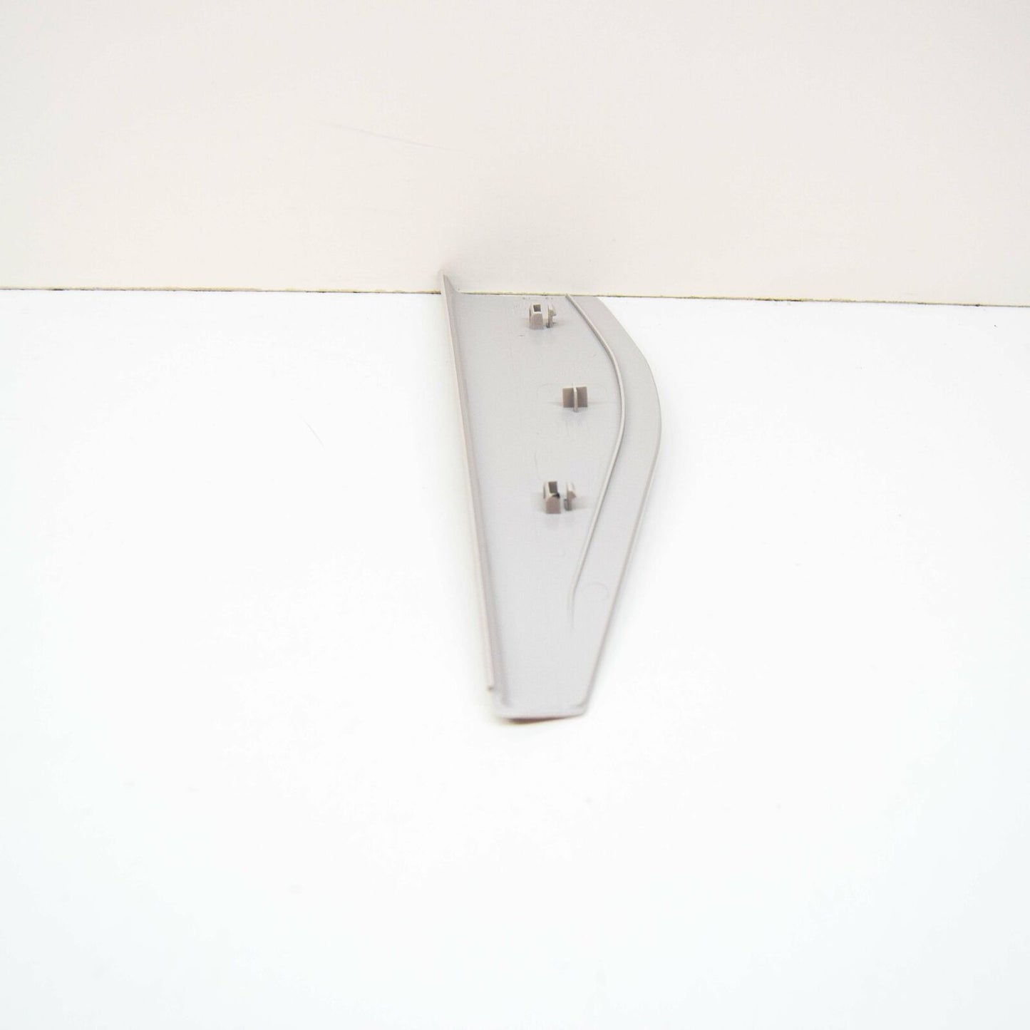 NEW MB A W169 REAR RIGHT WINDOW PILLAR BASE PLATE A16973002117H52 ORIGINAL