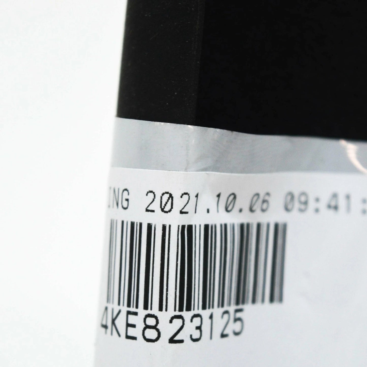 NEW AUDI E-TRON FRONT LEFT HOOD INSULATION PAD 4KE823125 ORIGINAL