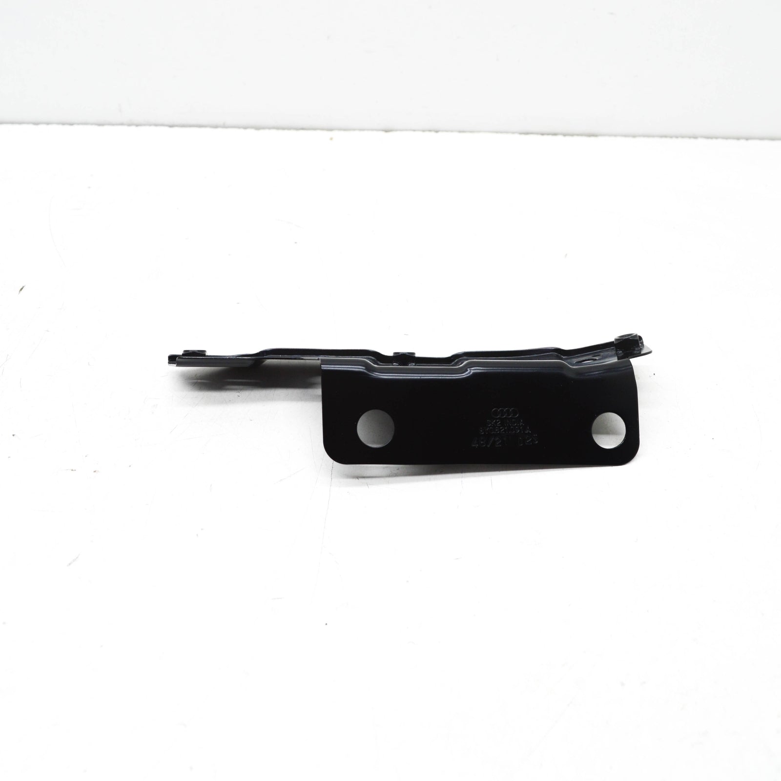 NEW AUDI A3 SPORTBACK 8Y FRONT LEFT FENDER HOLDER 8Y0821091A ORIGINAL