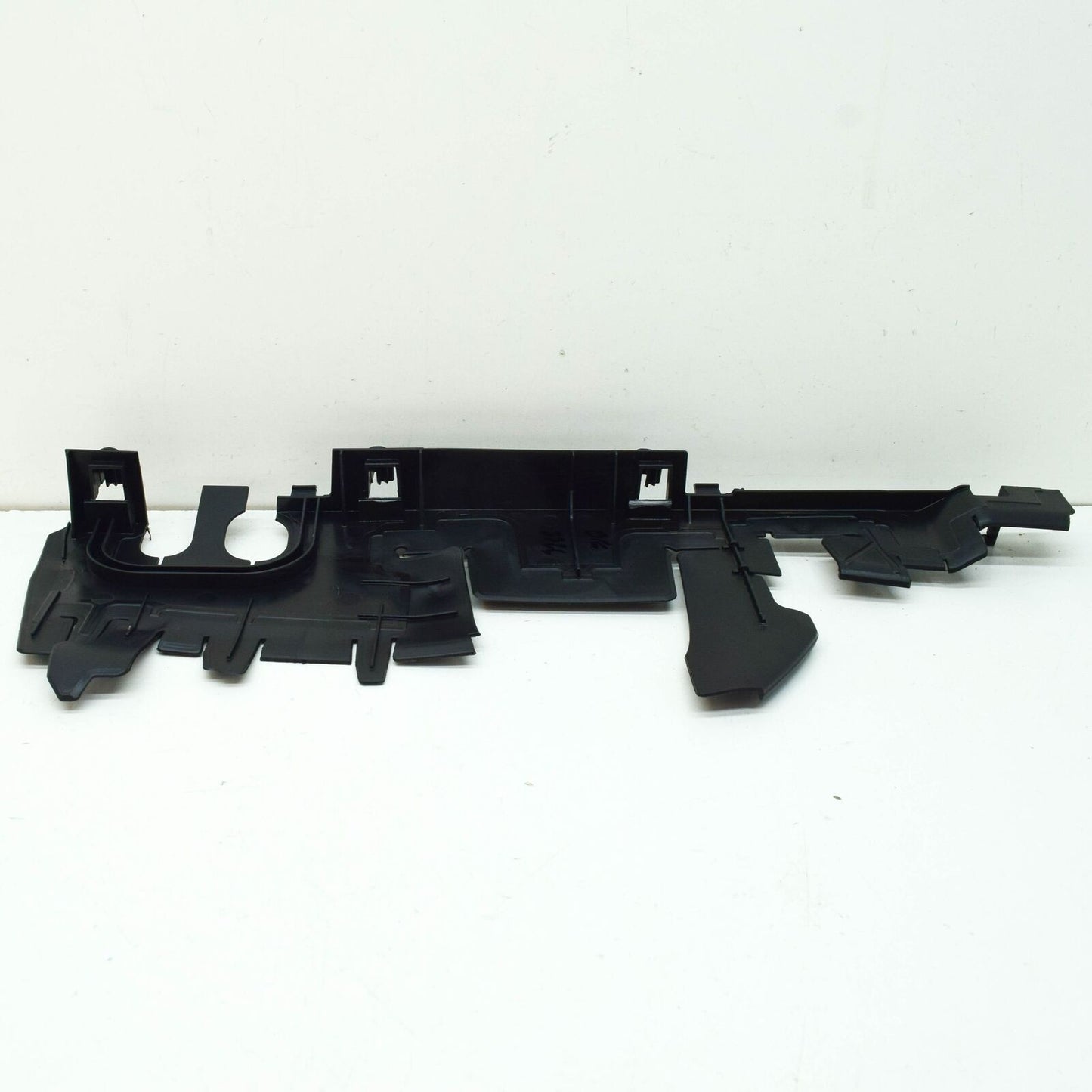 NEW VOLKSWAGEN JETTA MK6 A6 RIGHT RADIATOR AIR GUIDE 5C6121284G ORIGINAL