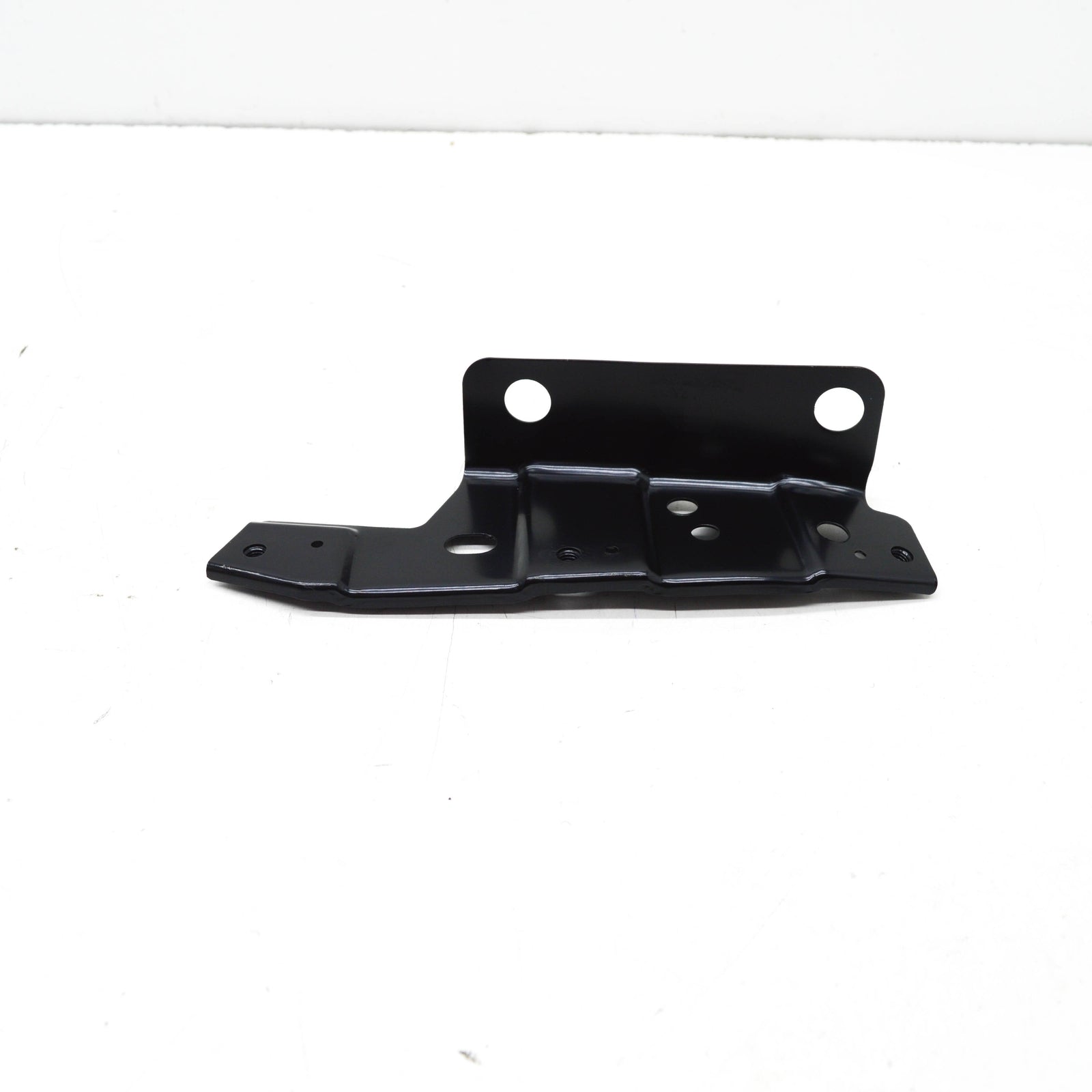 NEW AUDI A3 SPORTBACK 8Y FRONT LEFT FENDER HOLDER 8Y0821091A ORIGINAL