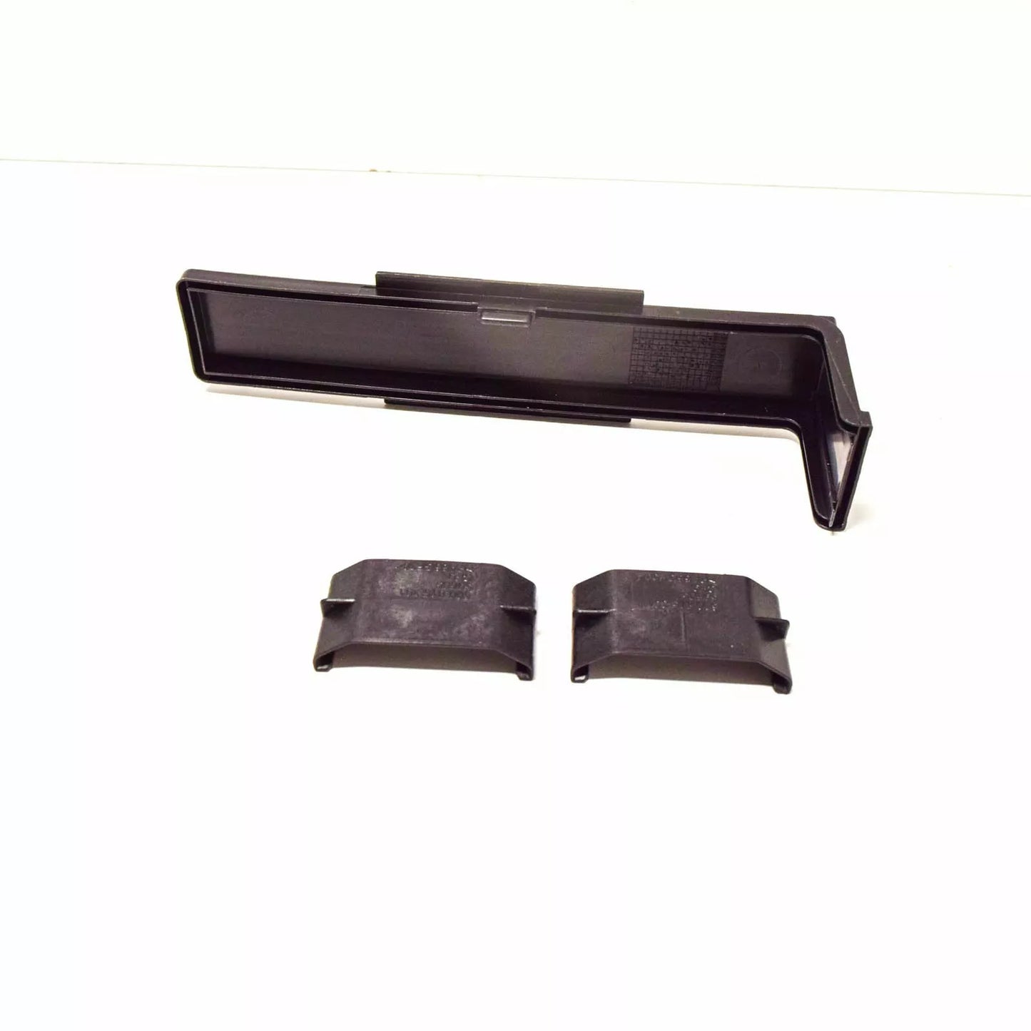 NEW AUDI A1 8X DUST AND POLLEN FILTER COVER RHD 6R2819422 ORIGINAL