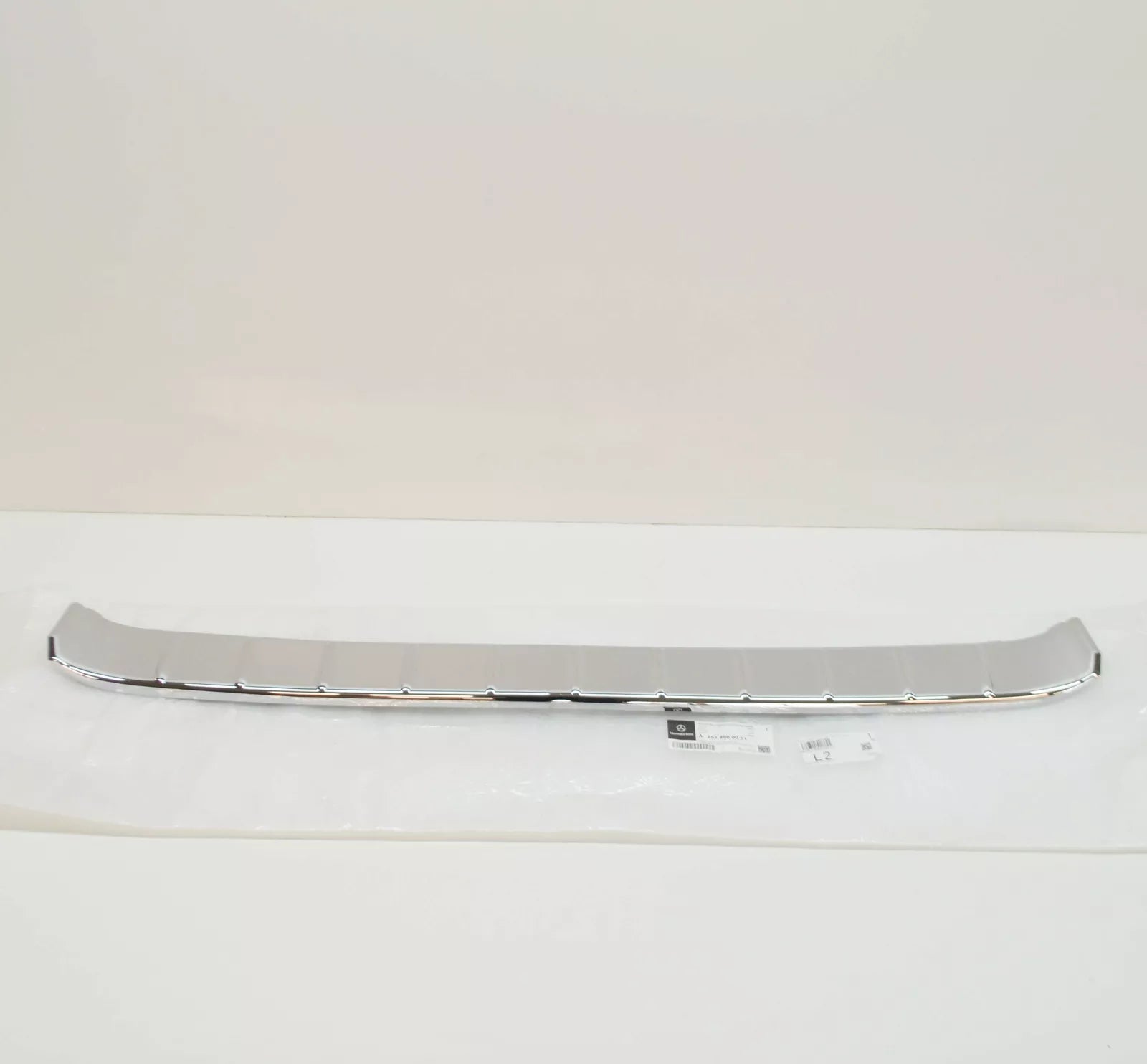 NEW MB R-CLASS W251 AMG REAR BUMPER LOADING PLATE CHROME A2518800011