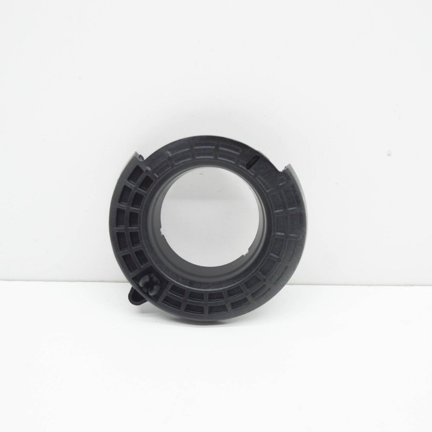 NEW MERCEDES-BENZ C W205 REAR COIL SPRING BOTTOM SHIM A2053240184 ORIGINAL