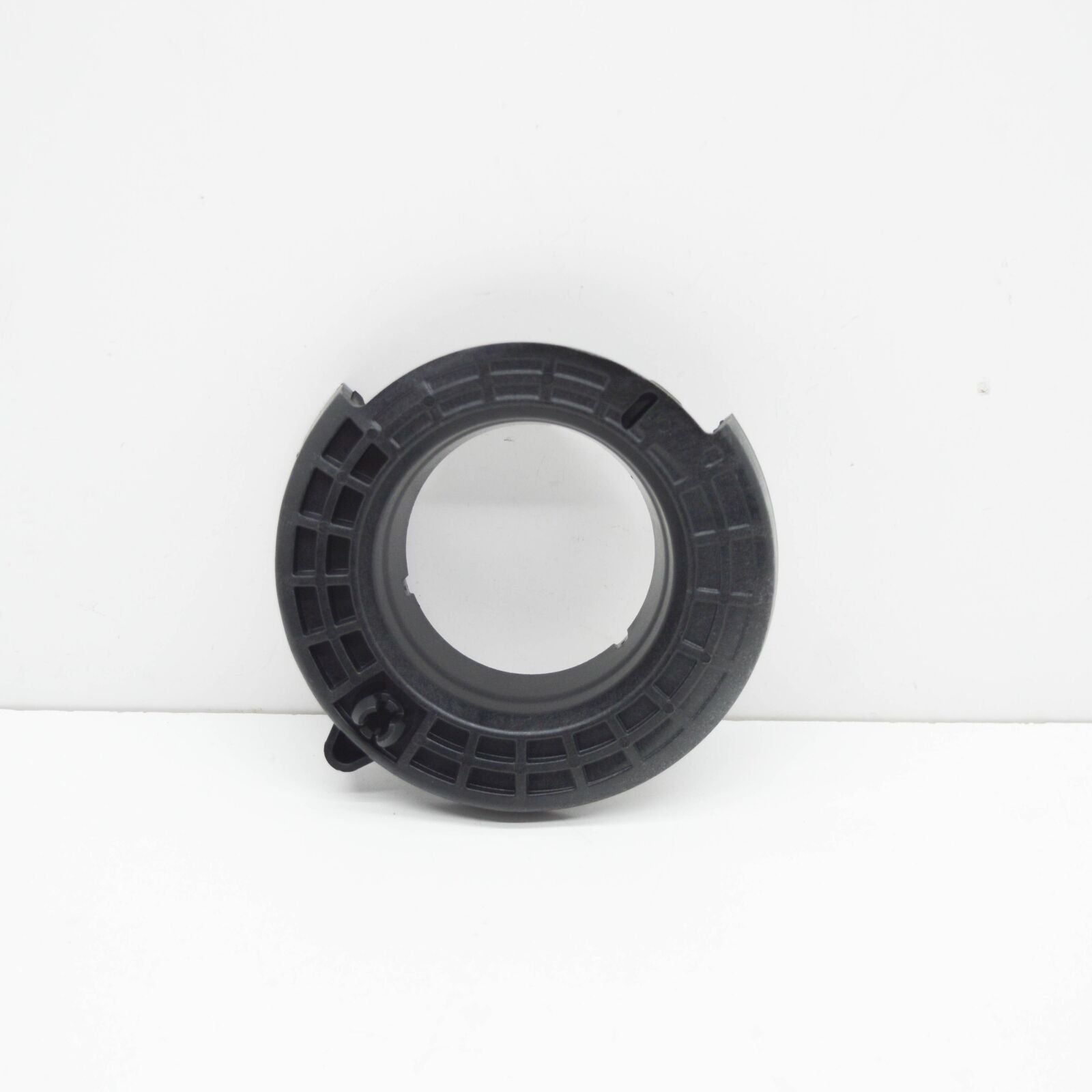 NEW MERCEDES-BENZ C W205 REAR COIL SPRING BOTTOM SHIM A2053240184 ORIGINAL