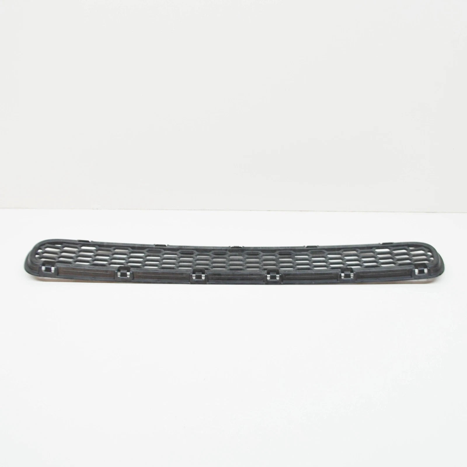 NEW BMW M3 COUPE E92 REAR BUMPER CENTER M GRILLE 51128040877 ORIGINAL