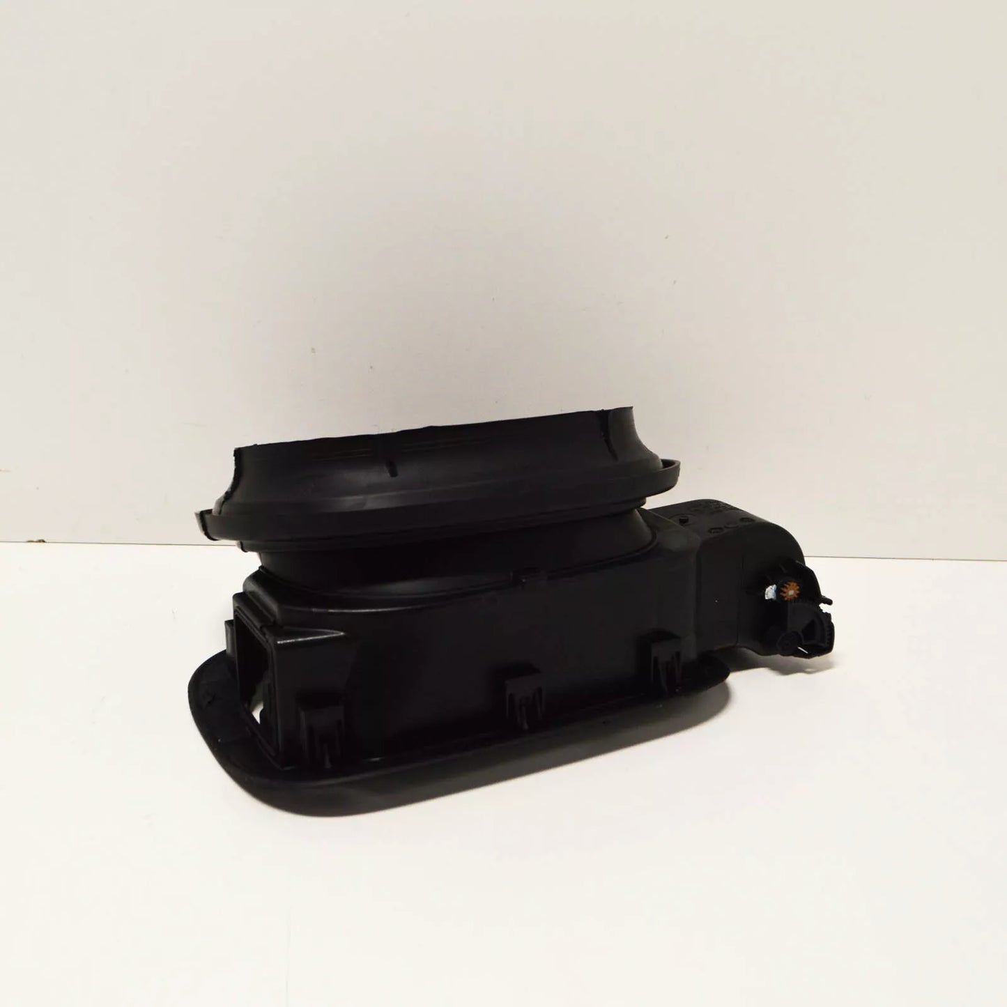 NEW MERCEDES BENZ S W222 REAR FENDER TANK FILLER RECESS A2226308403 ORIGINAL