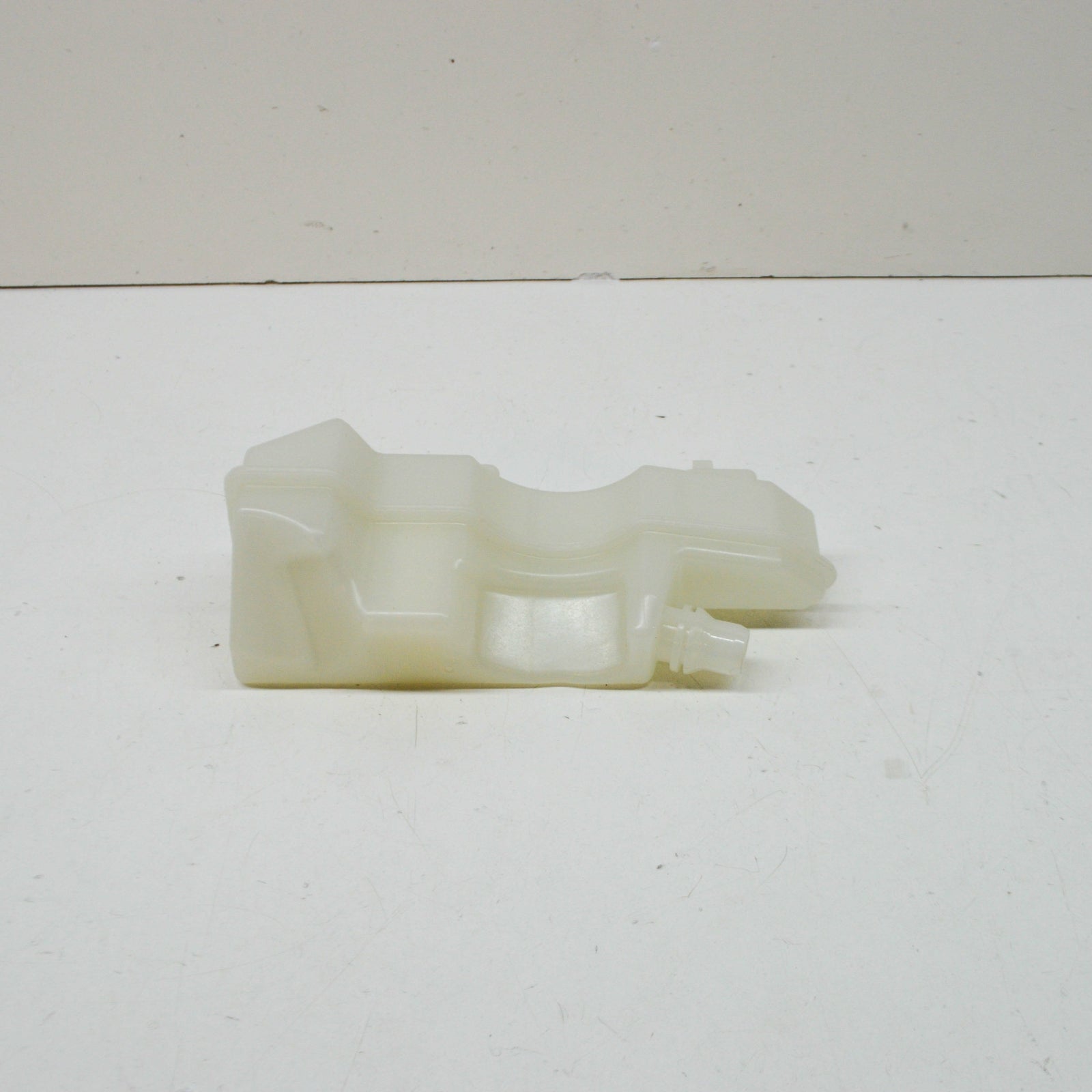 NEW MERCEDES-BENZ C W205 AMG RIGHT LOWER EXPANSION TANK A1772000385 ORIGINAL