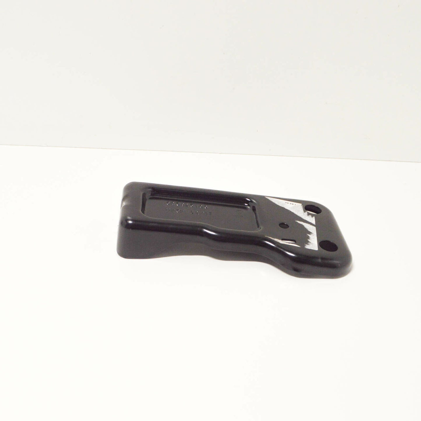 NEW VW BEETLE CONVERTIBLE A5 FRONT BUMPER RIGHT BRACKET 5C3825200A ORIGINAL