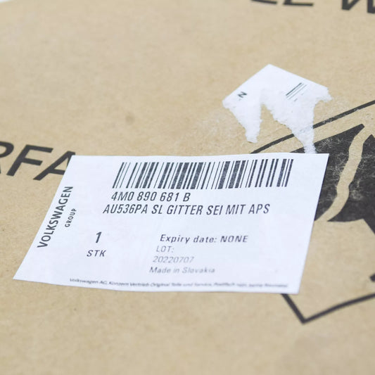 NEW AUDI Q7 4M FRONT BUMPER LEFT GRILLE 4M0890681B ORIGINAL