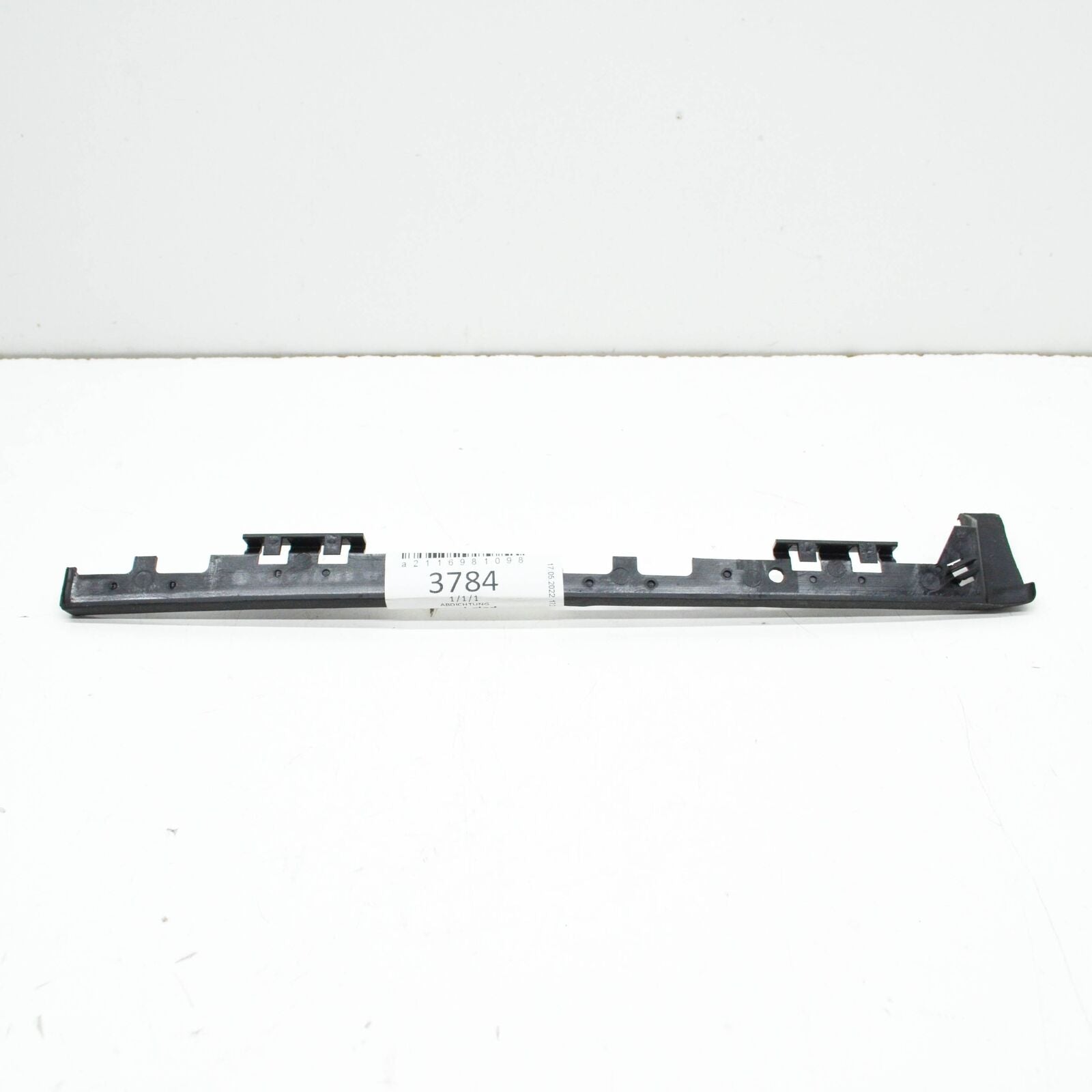 NEW MB E W211 FRONT RIGHT ROCKER PANEL MOLDING SEAL A2116981098 ORIGINAL