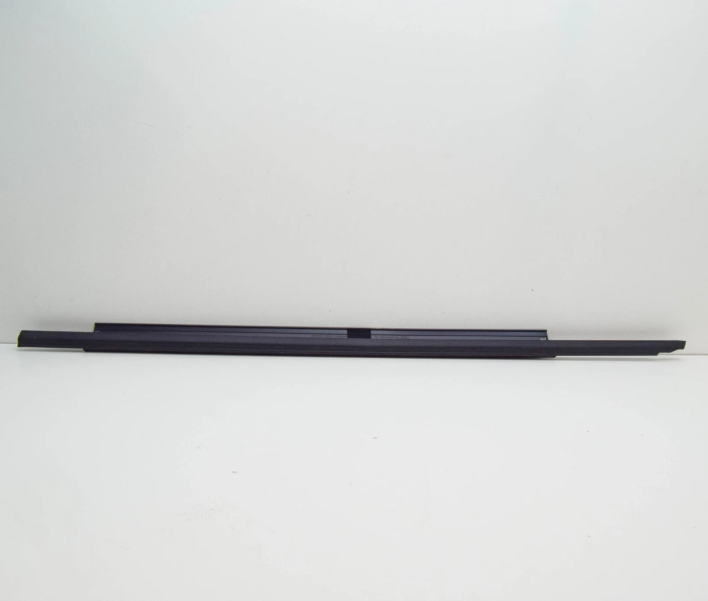 NEW AUDI Q3 8U FRONT LEFT OUTER DOOR WINDOW APERTURE SEAL 8U0837477 ORIGINAL