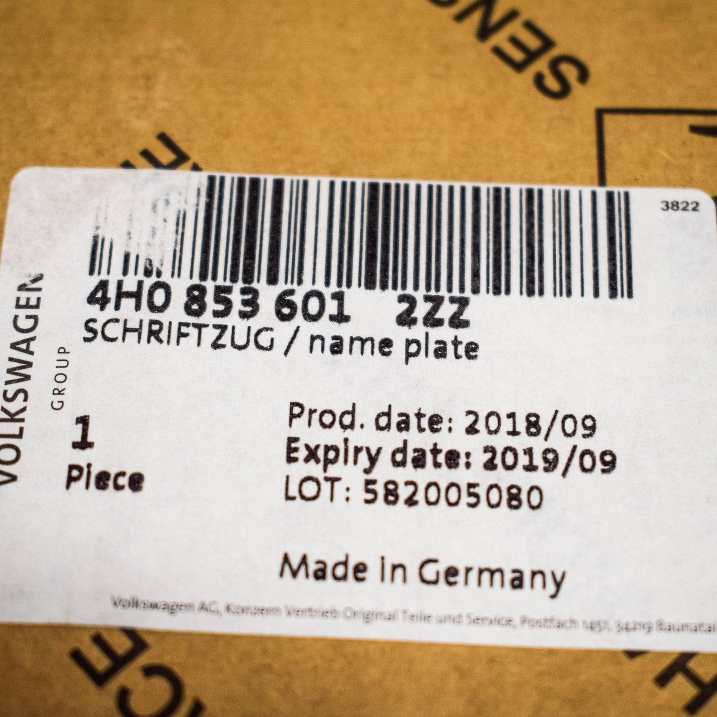 NEW AUDI A8 4H FRONT BUMPER SIDE EMBLEM INSCRIPTION BADGE 4H0853601 2ZZ ORIGINAL