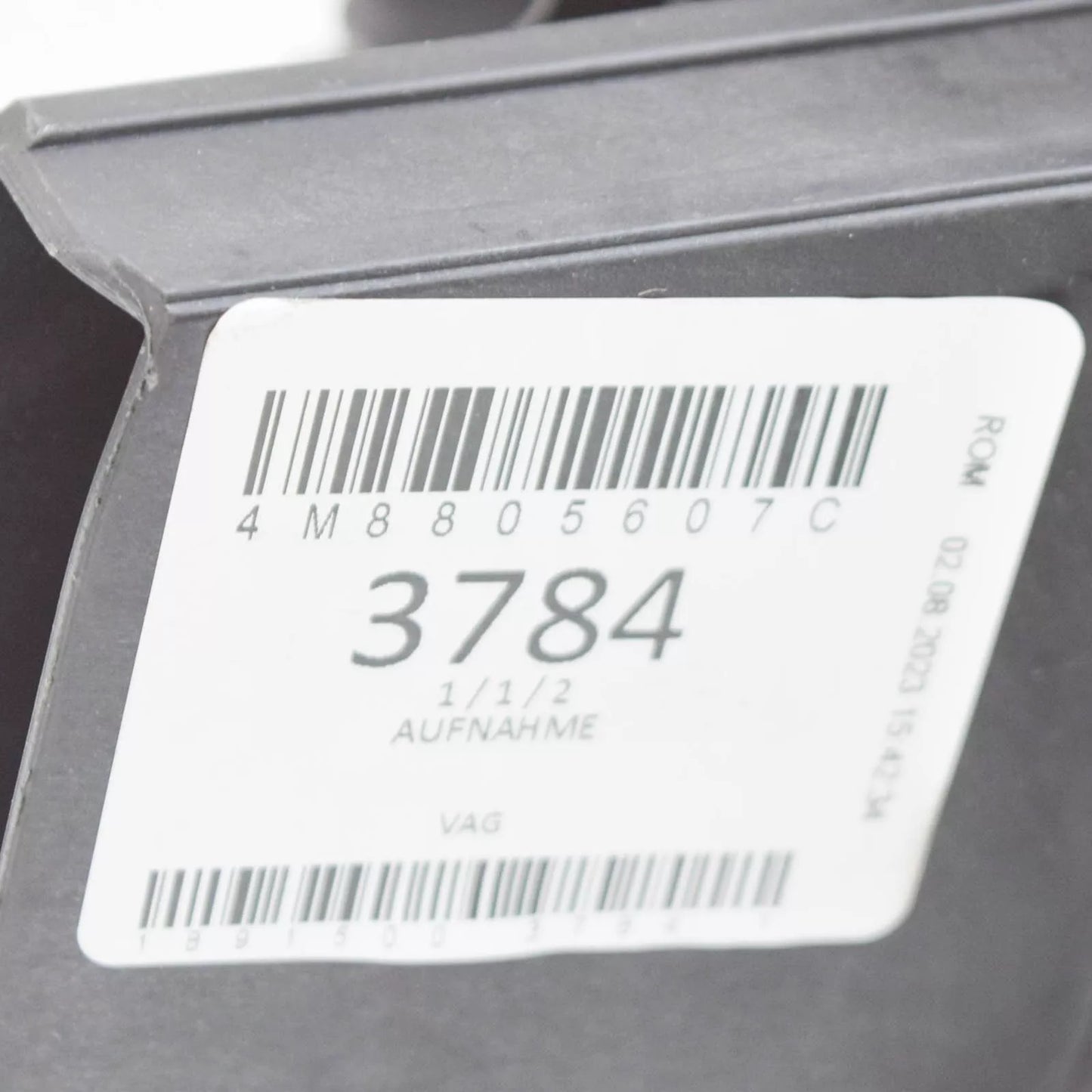 NEW AUDI Q8 4MN LEFT HEADLIGHT BRACKET MOUNT 4M8805607C ORIGINAL