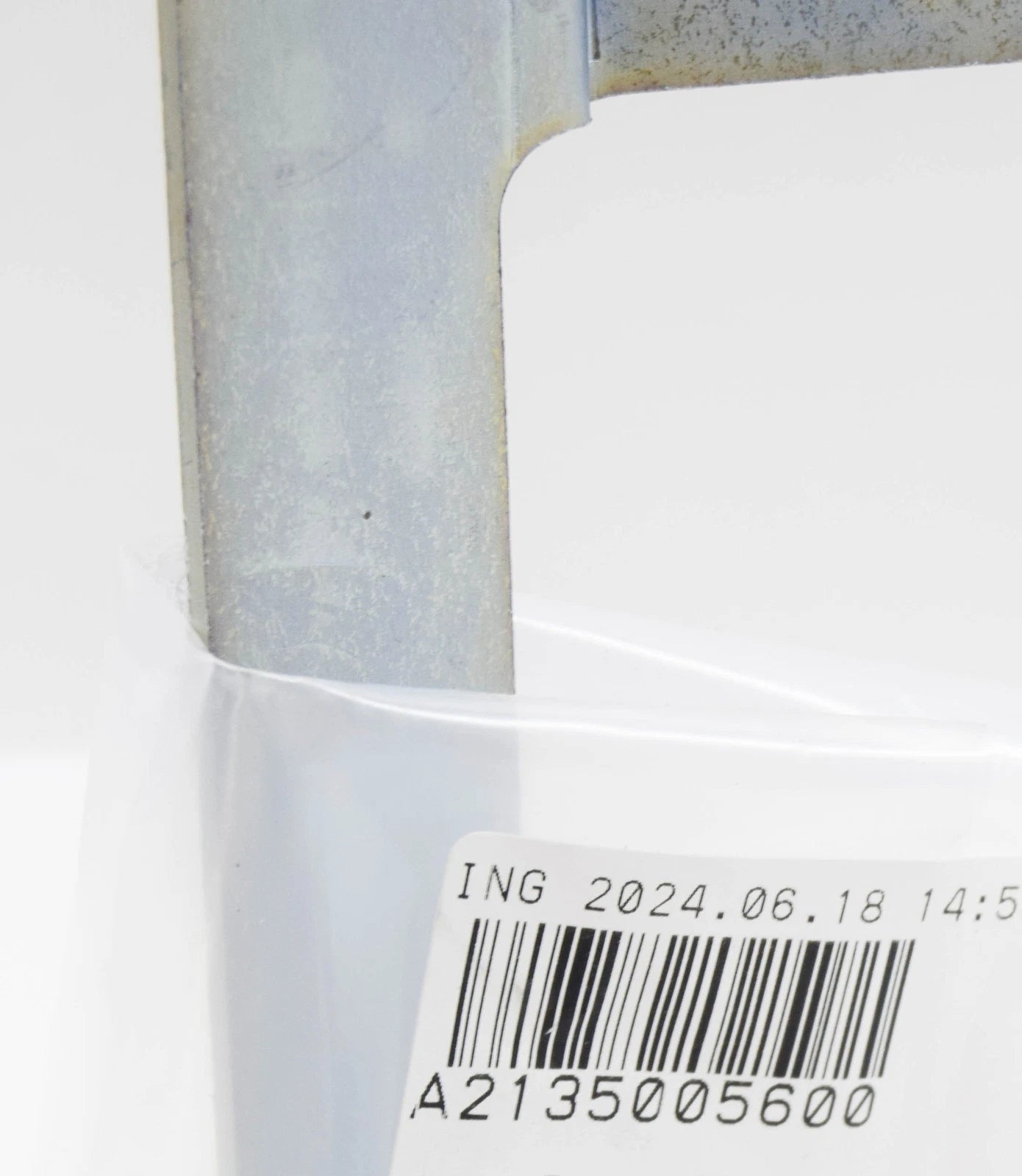 NEW MERCEDES-BENZ E W213 RIGHT COOLER ARCH HOLDER A2135005600 ORIGINAL