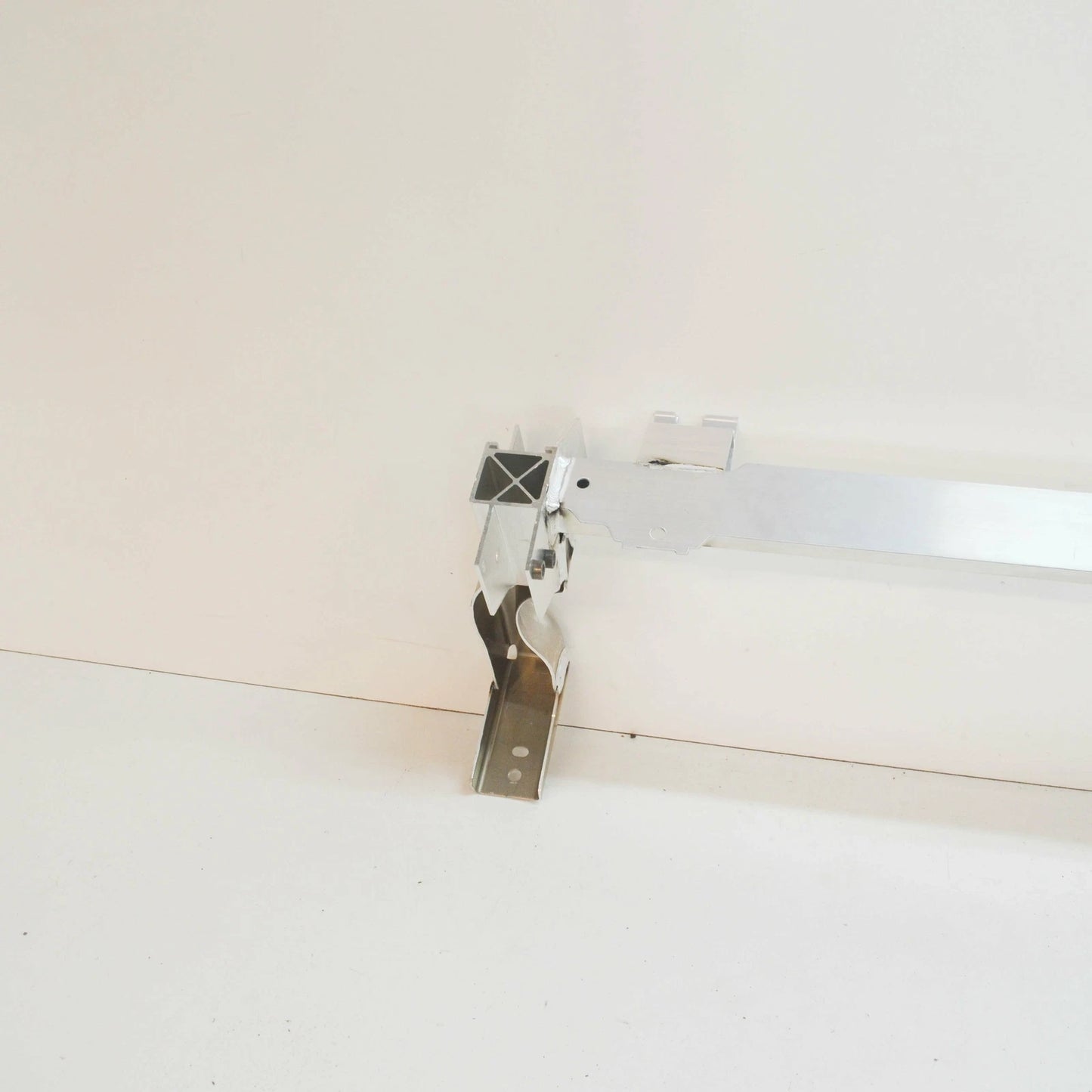 NEW MERCEDES-BENZ B-CLASS W246 FRONT REINFORCEMENT BAR A2466200019