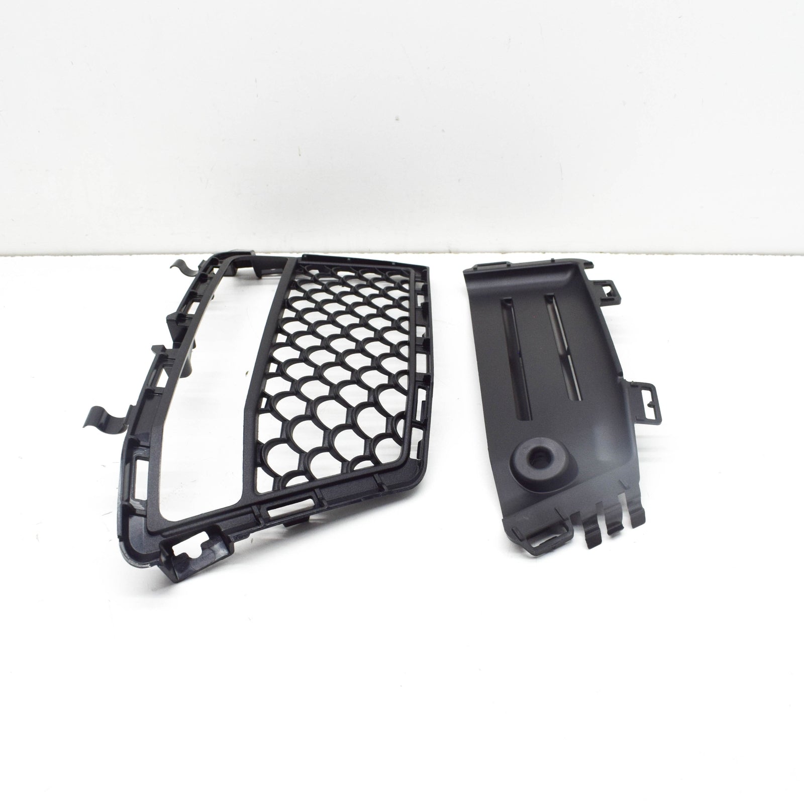 NEW MB E W212 AMG FRONT BUMPER LEFT GRILLE A2128850553 ORIGINAL