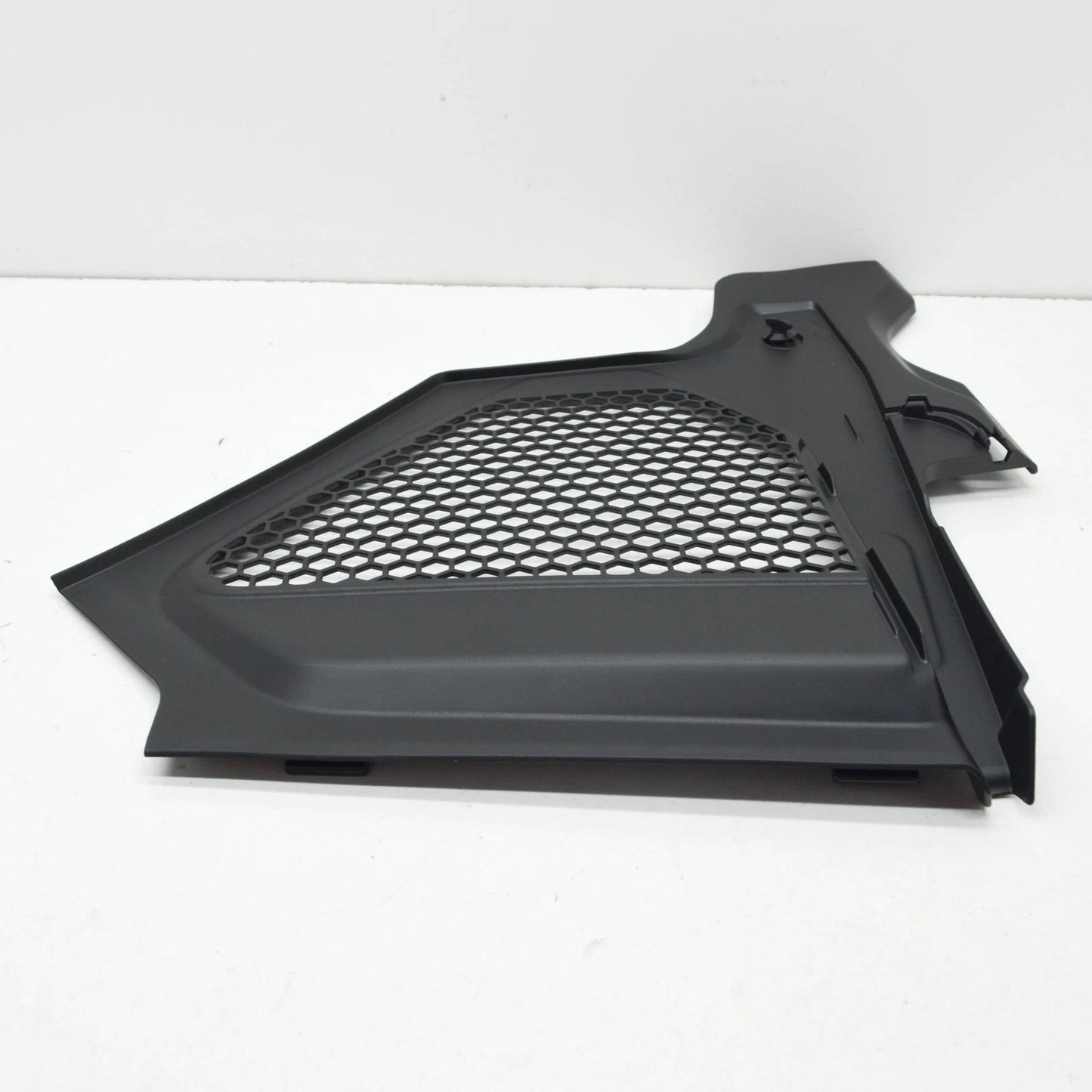 NEW BMW M4 COUPE G82 FRONT RIGHT WINDSHIELD COVER COWL PANEL 51718074669