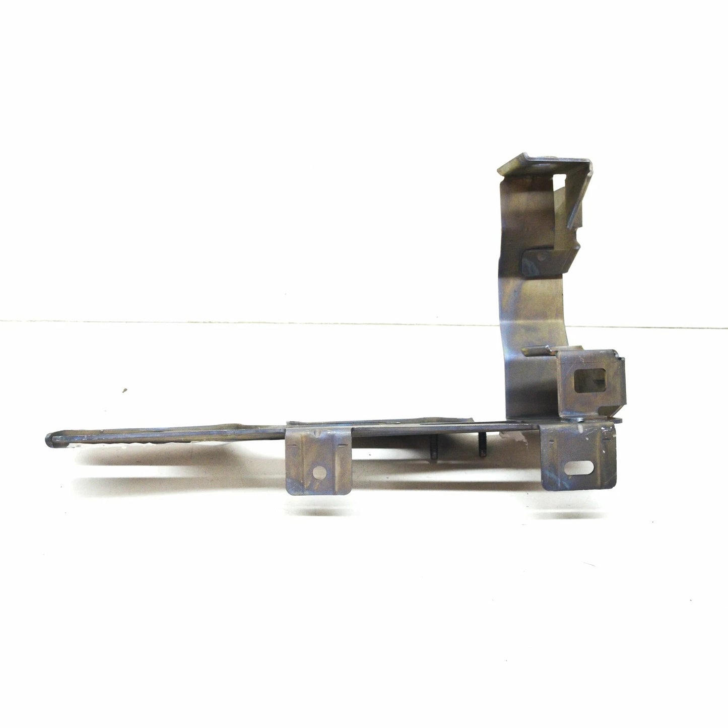 NEW MERCEDES-BENZ E W213 LEFT RADIATOR BRACKET MOUNT A2135005500