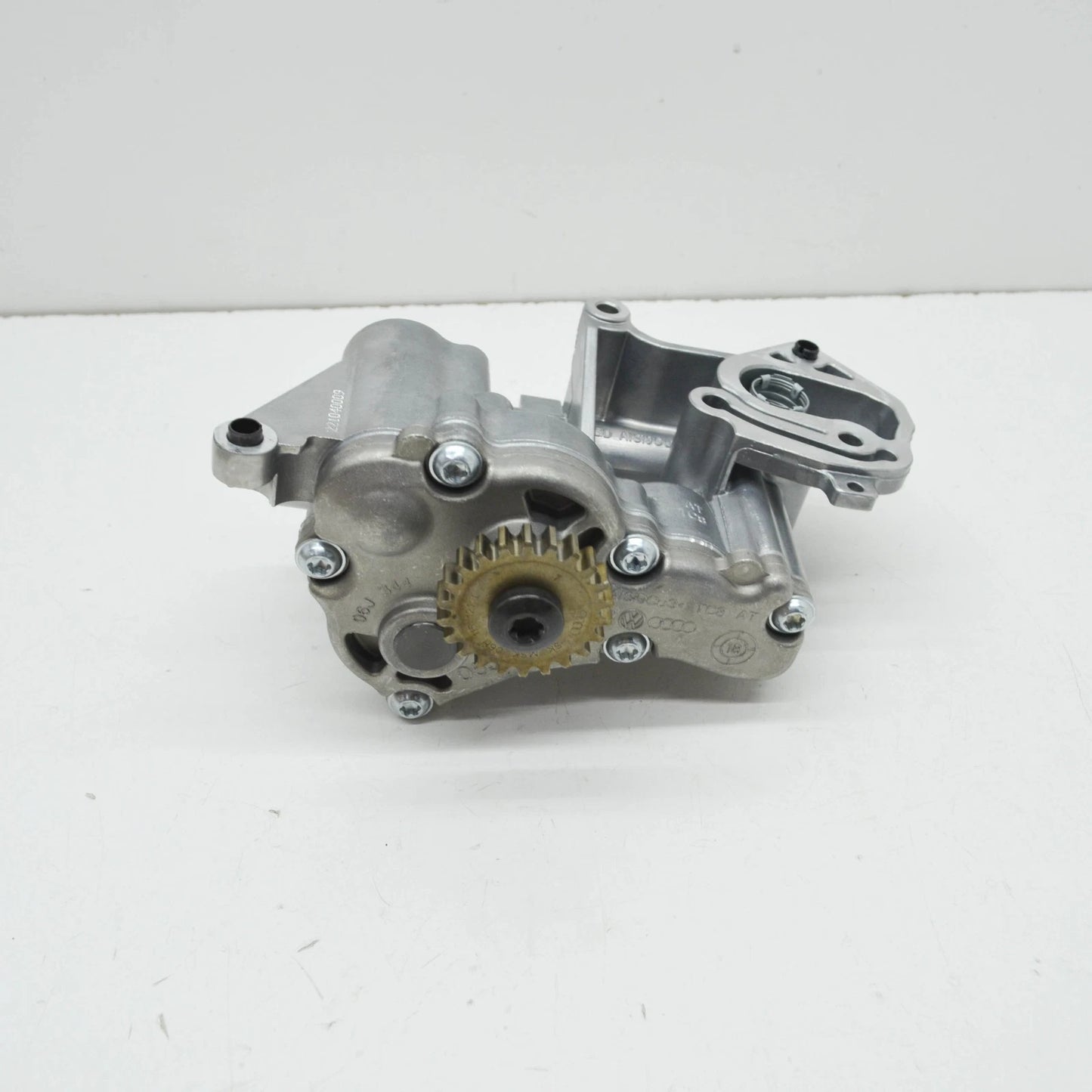 NEW VOLKSWAGEN TIGUAN MK1 ENGINE OIL PUMP 06J115105AG ORIGINAL