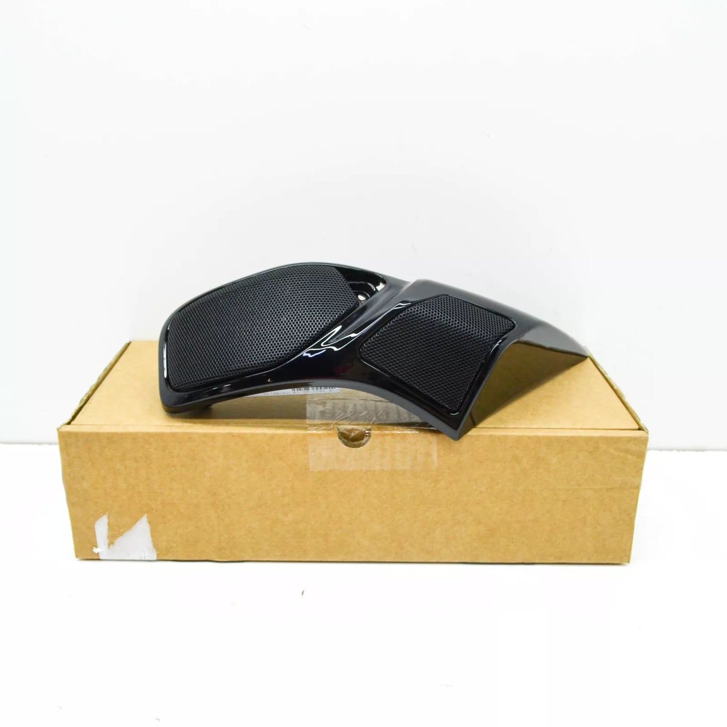 NEW BMW K61 K 1600 BAGGER 0F51 REAR RIGHT SPEAKER COVER 46548358698 ORIGINAL