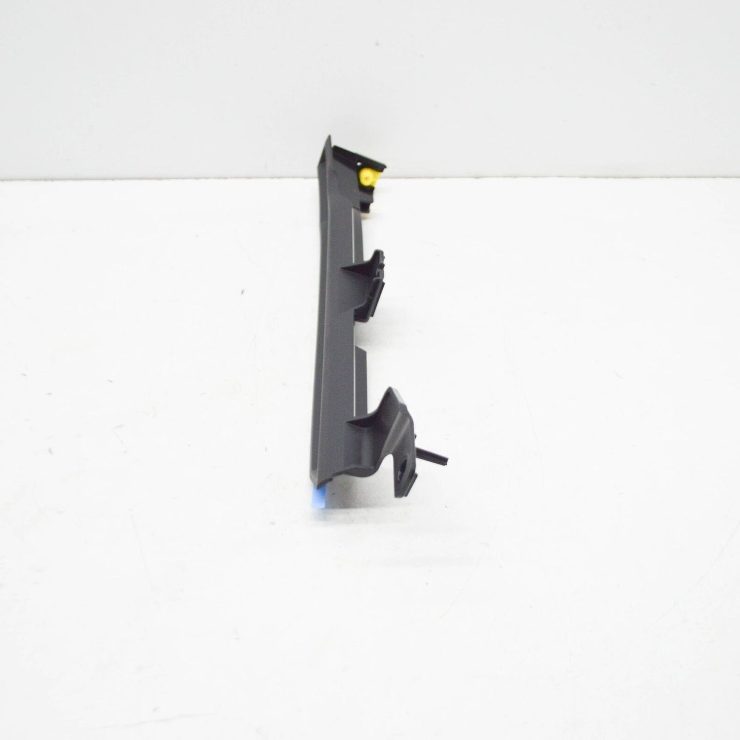 NEW AUDI A3 SPORTBACK 8Y FRONT RIGHT WING PLASTIC COVER 8Y0853242 ORIGINAL