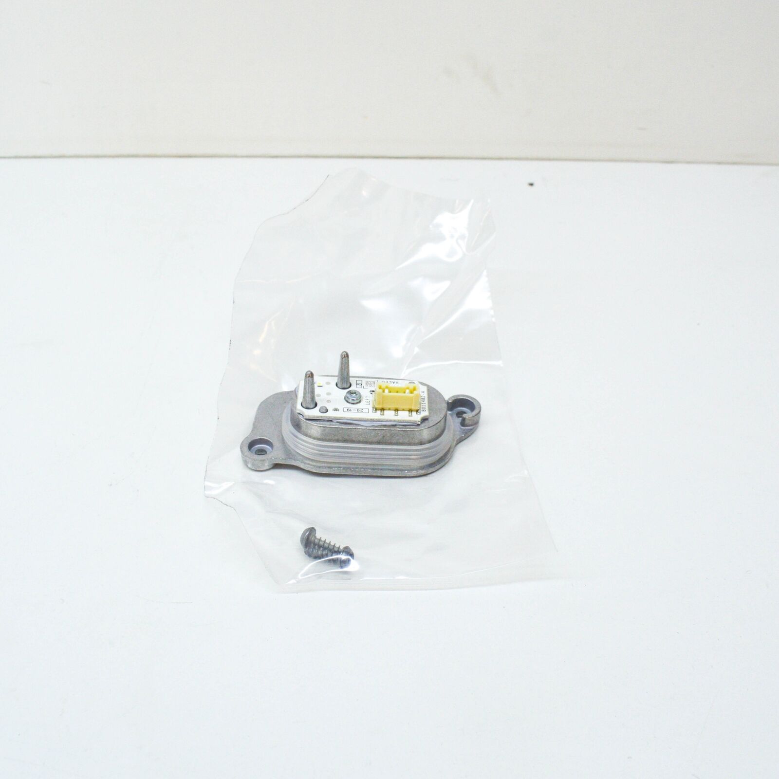 NEW AUDI A3 CABRIO 8V FRONT LEFT LED HEADLIGHT UNIT BRACKET 8V0998473 ORIGINAL