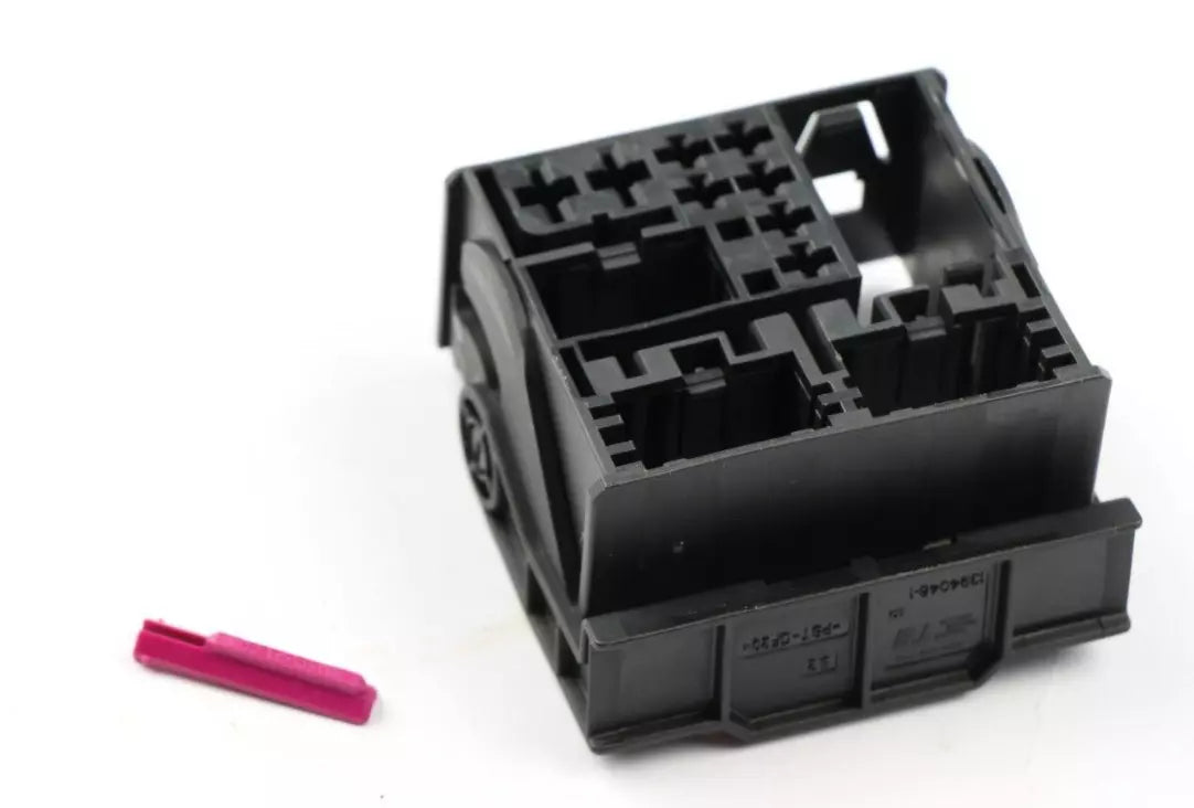 NEW AUDI A1 8X FLAT CONTACT HOUSING 52 PIN 8X0035444 ORIGINAL