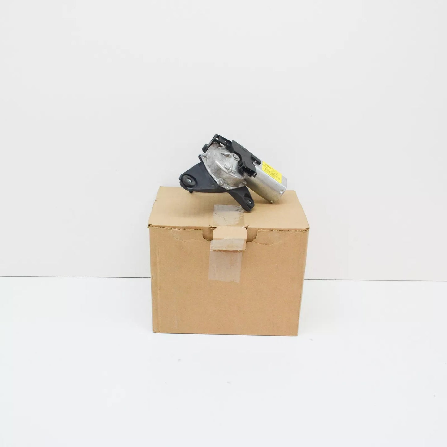 NEW MERCEDES-BENZ ML W164 REAR WIPER MOTOR A2518200042