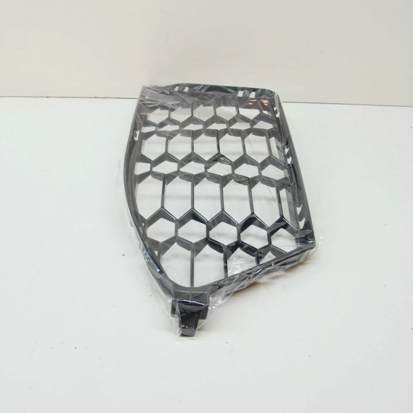 NEW BMW M4 COUPE G82 FRONT LEFT BUMPER GRILLE 51118069439 ORIGINAL