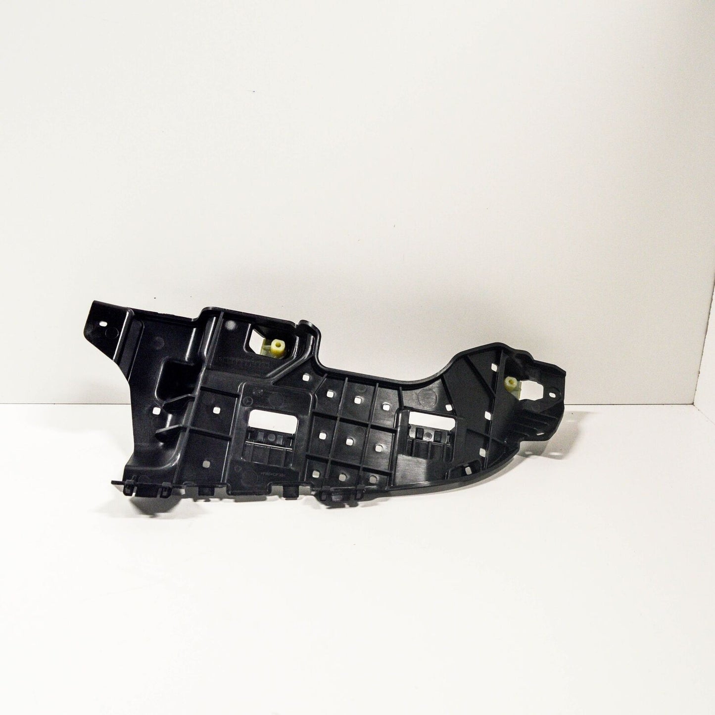 NEW MERCEDES BENZ C W205 REAR BUMPER RIGHT BRACKET A2058855014 ORIGINAL