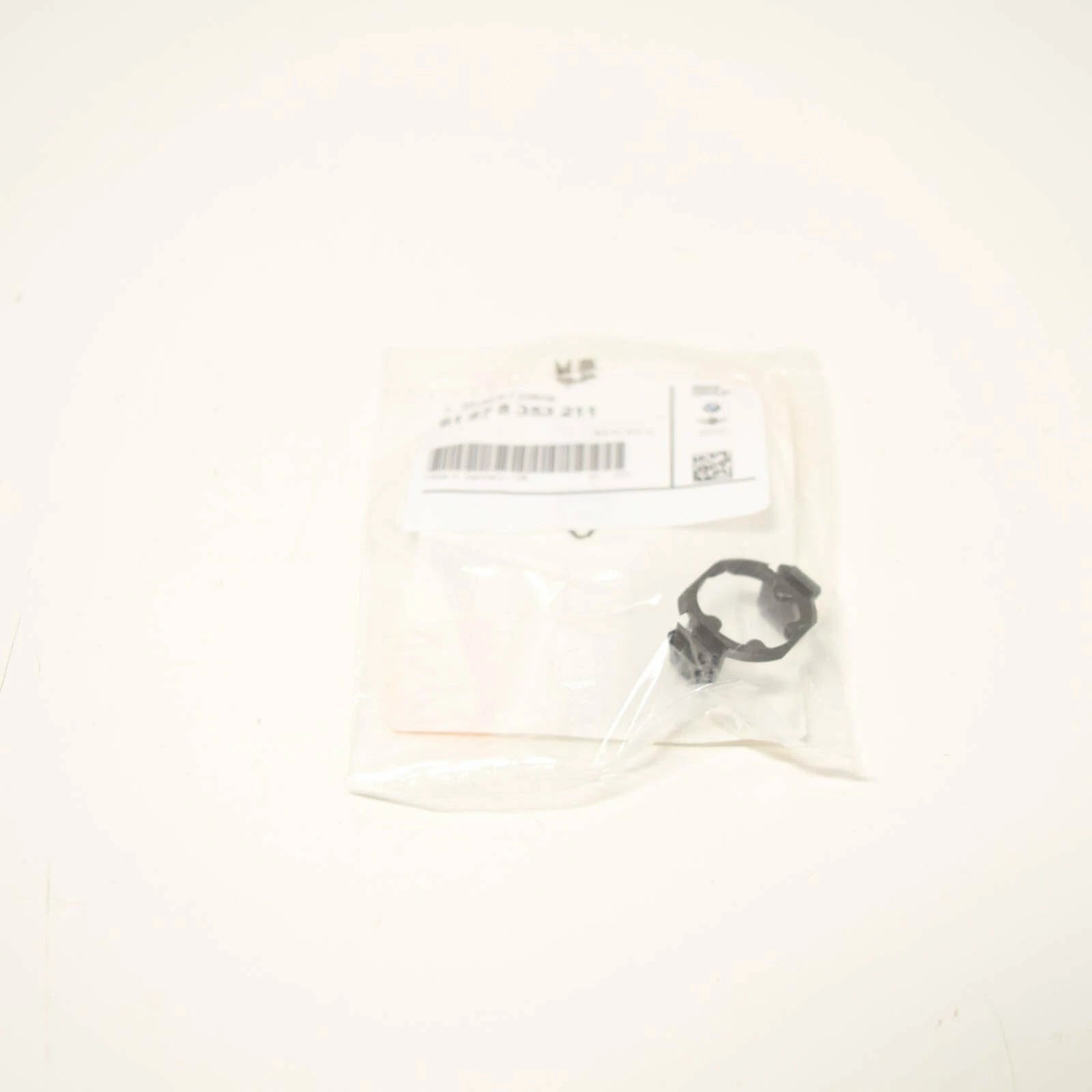 NEW BMW 3 E36 HEADLAMP CLEANING LEFT BUSH 61678353211 8353211
