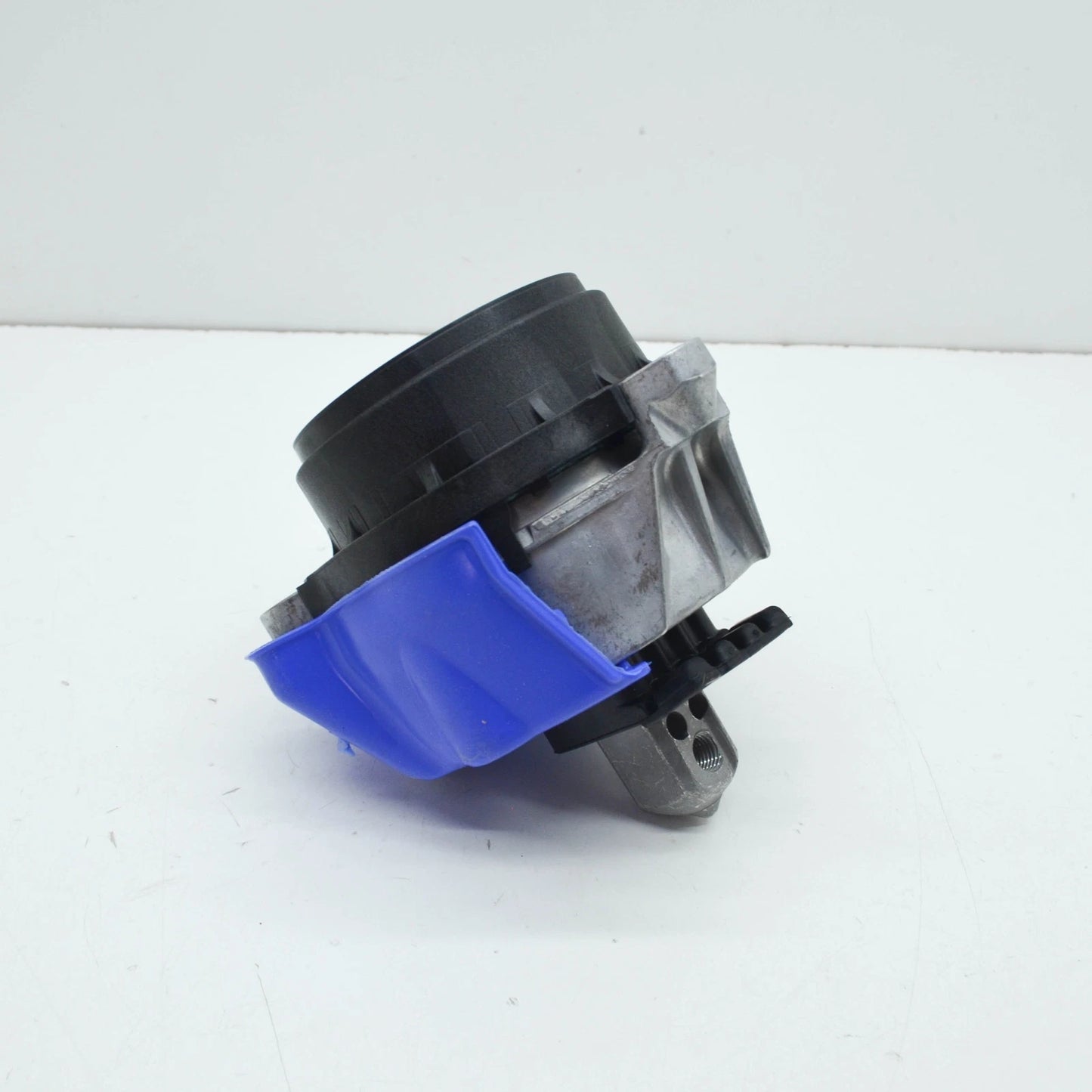 NEW BMW M4 COUPE G82 RIGHT SIDE ENGINE MOUNT 22119503432 ORIGINAL