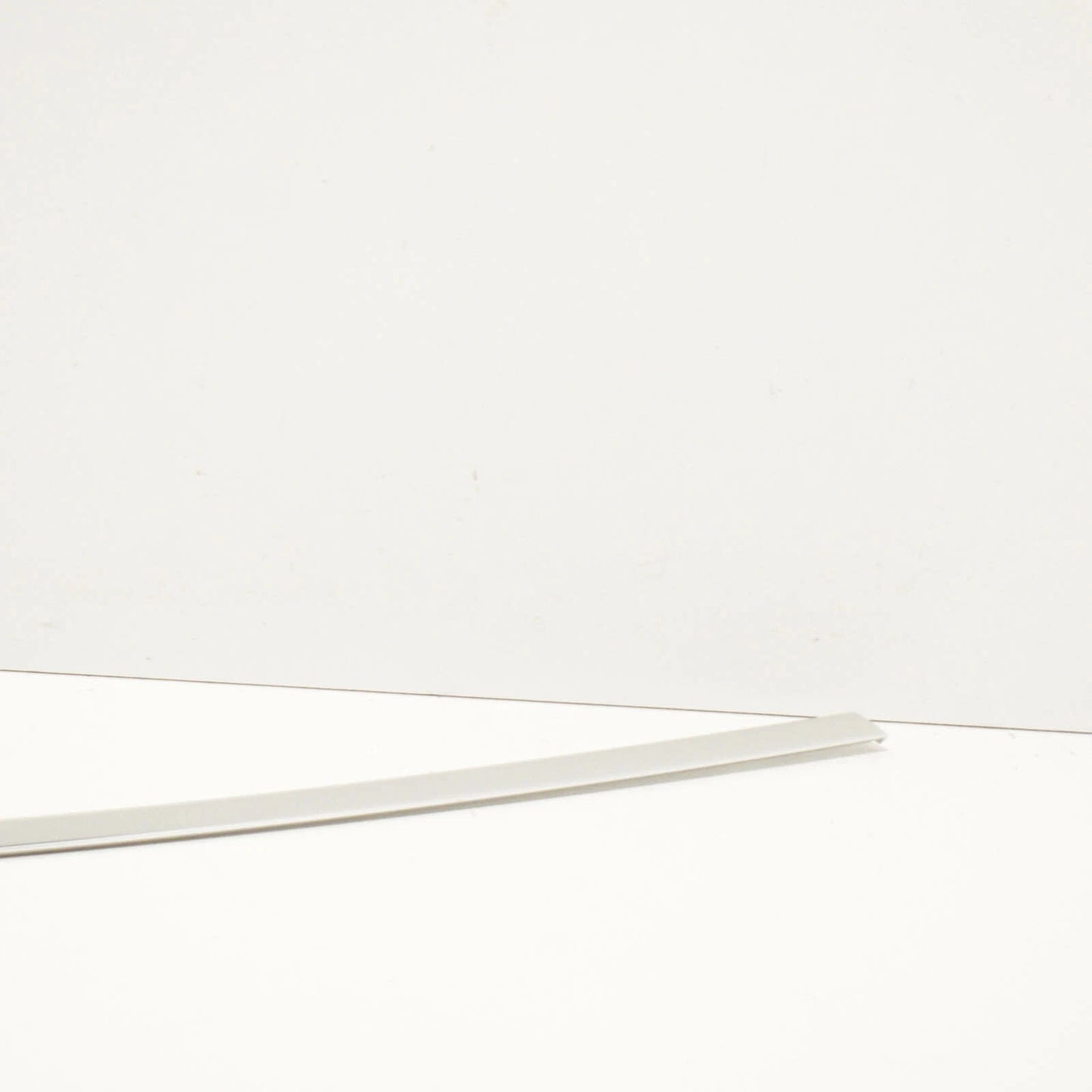 NEW AUDI A3 8V FRONT RIGHT CHROME DOOR REVEAL MOULDING 8V58376442ZZ