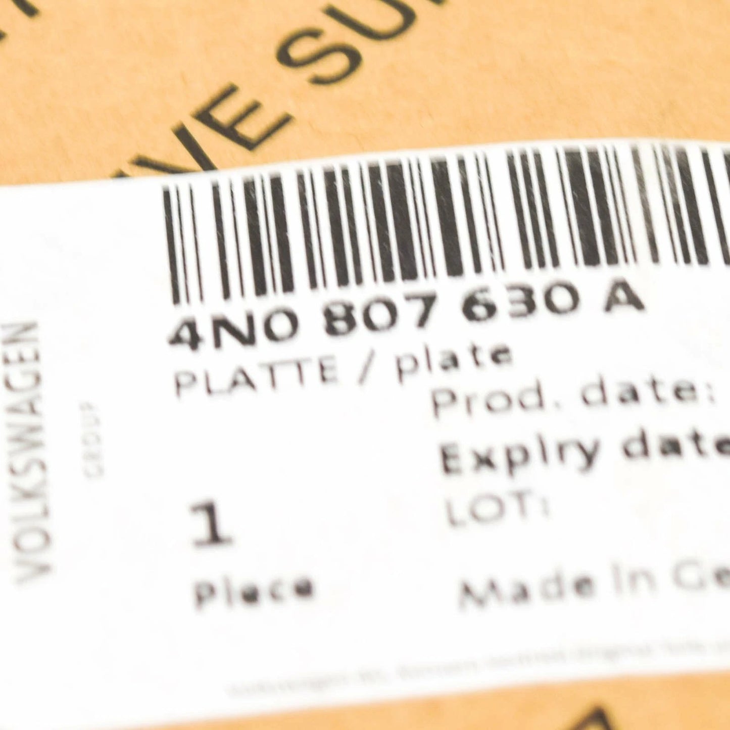 NEW AUDI A8 4N D5 FRONT RIGHT BUMPER BRACKET PLATE STRIKER 4N0807630A ORIGINAL