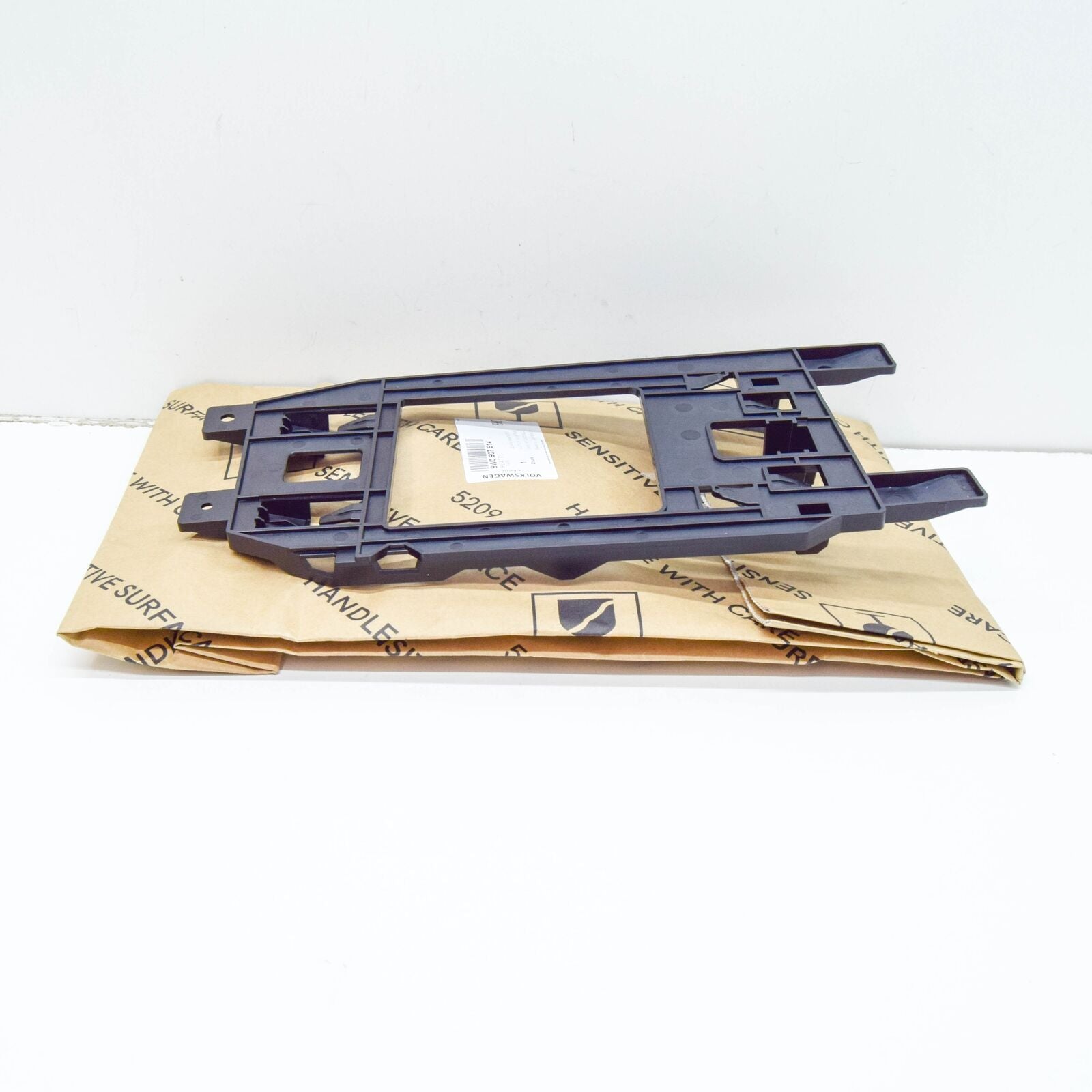 NEW AUDI A4 ALLROAD B9 RADIO AMPLIFIER BRACKET 8W0907514 ORIGINAL