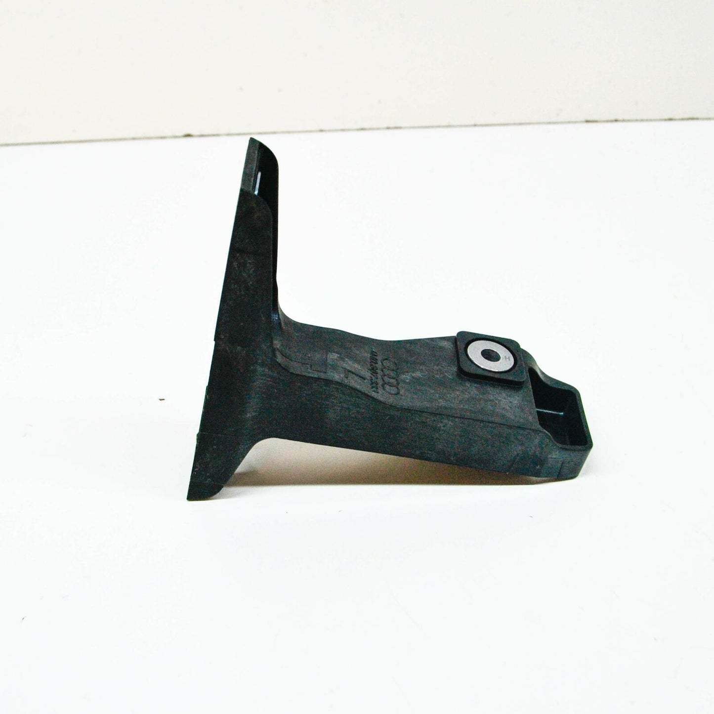 NEW AUDI Q7 4M FRONT BUMPER LEFT SUPPORT CARRIER 4M0807333 ORIGINAL