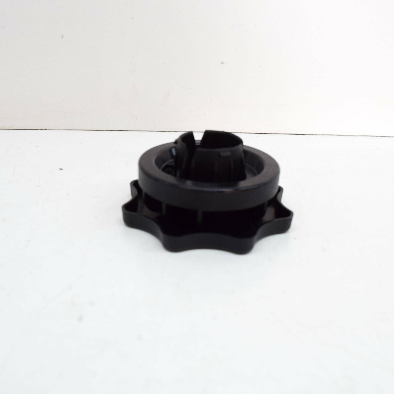 NEW AUDI A1 MK1 SPARE WHEEL MOUNTING NUT 4G0803899 ORIGINAL