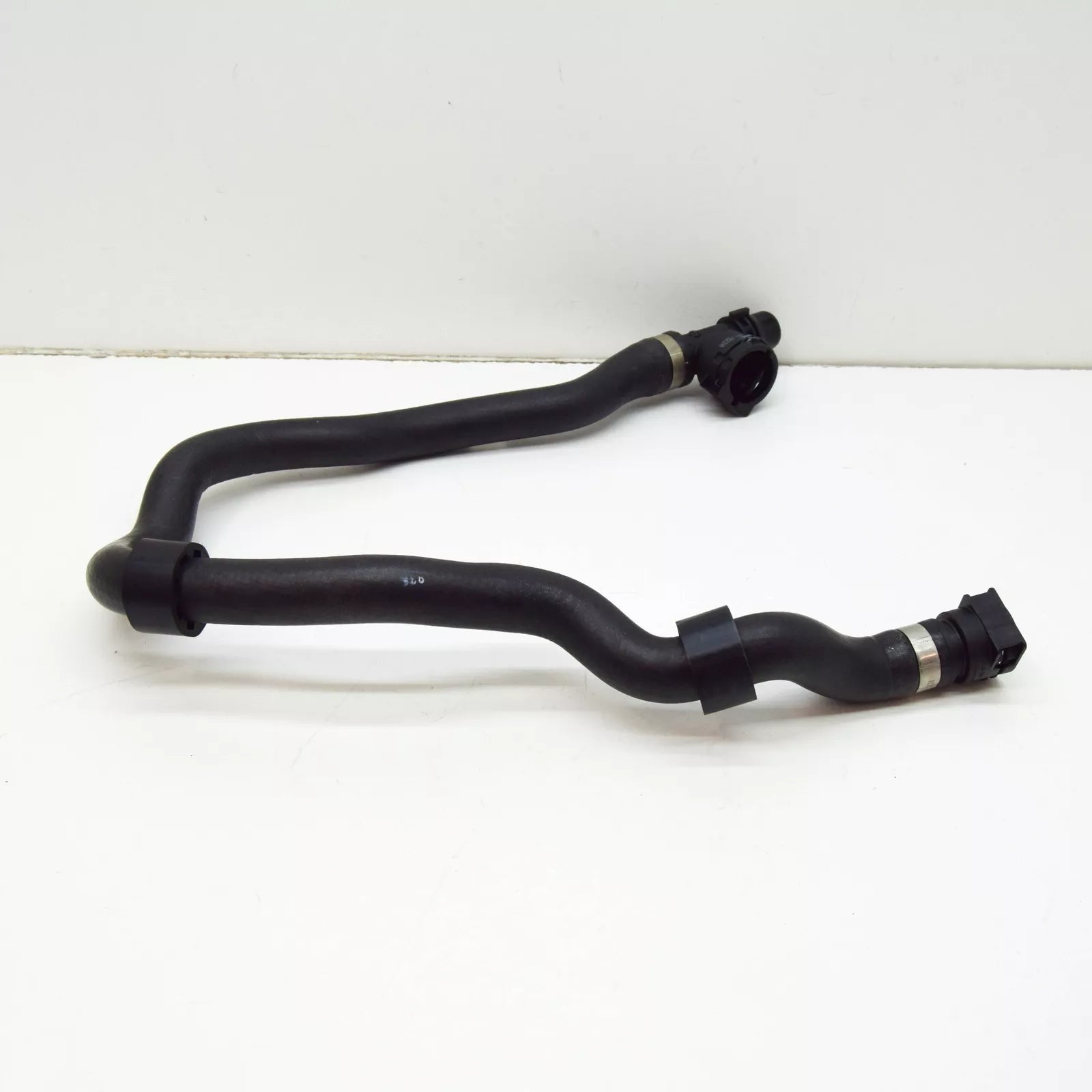 NEW BMW M4 CONVERTIBLE G83 EXPANSION TANK HOSE 17128096444 ORIGINAL