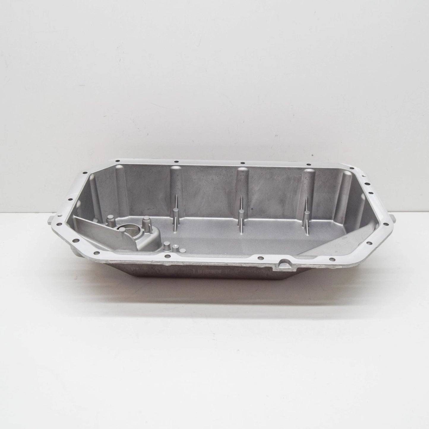 NEW MERCEDES-BENZ VITO W447 ENGINE OIL PAN A6510106319 ORIGINAL