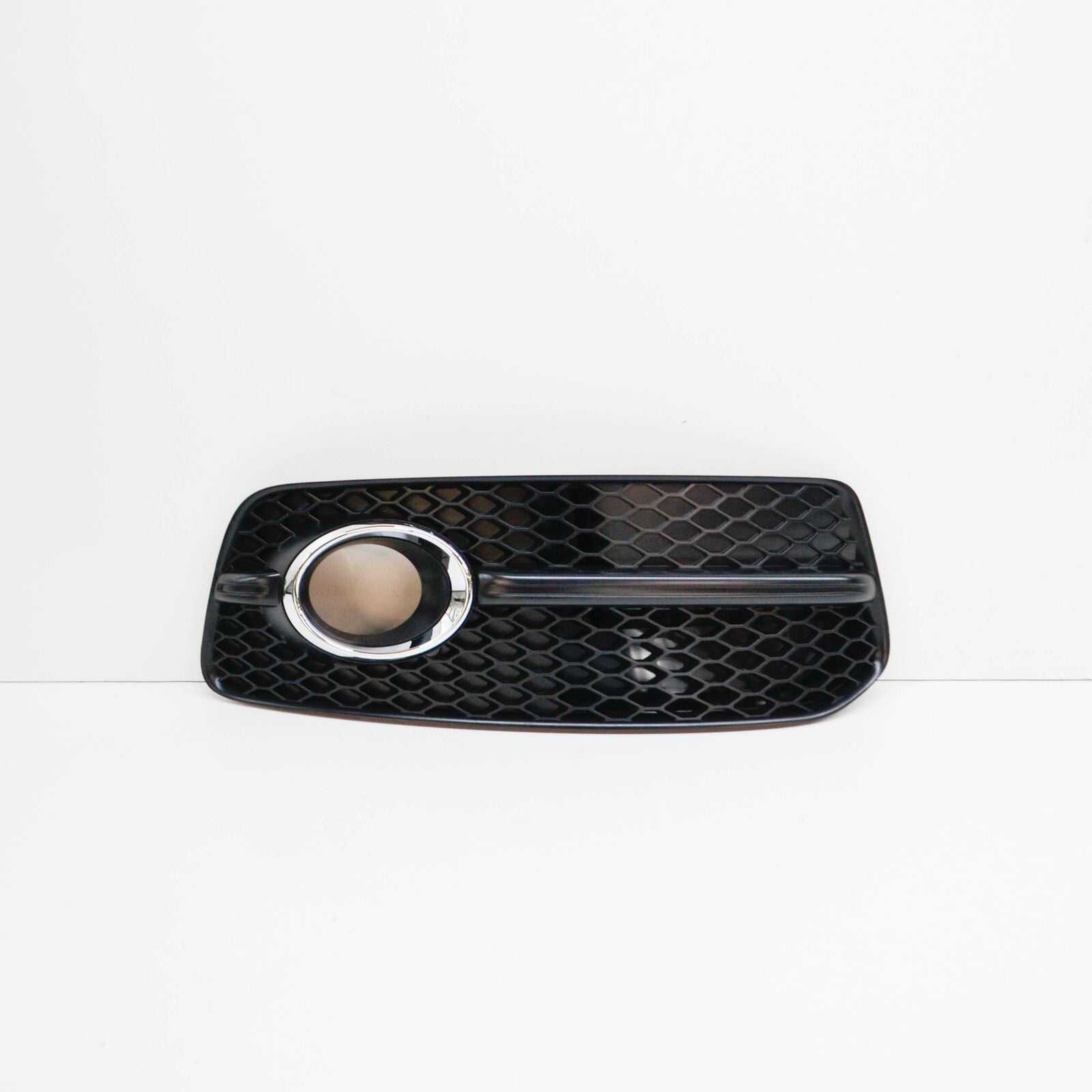Genuine Audi Q5 8R Front Right Bumper Fog Light Grill 8R0807682E01C 2011 Original