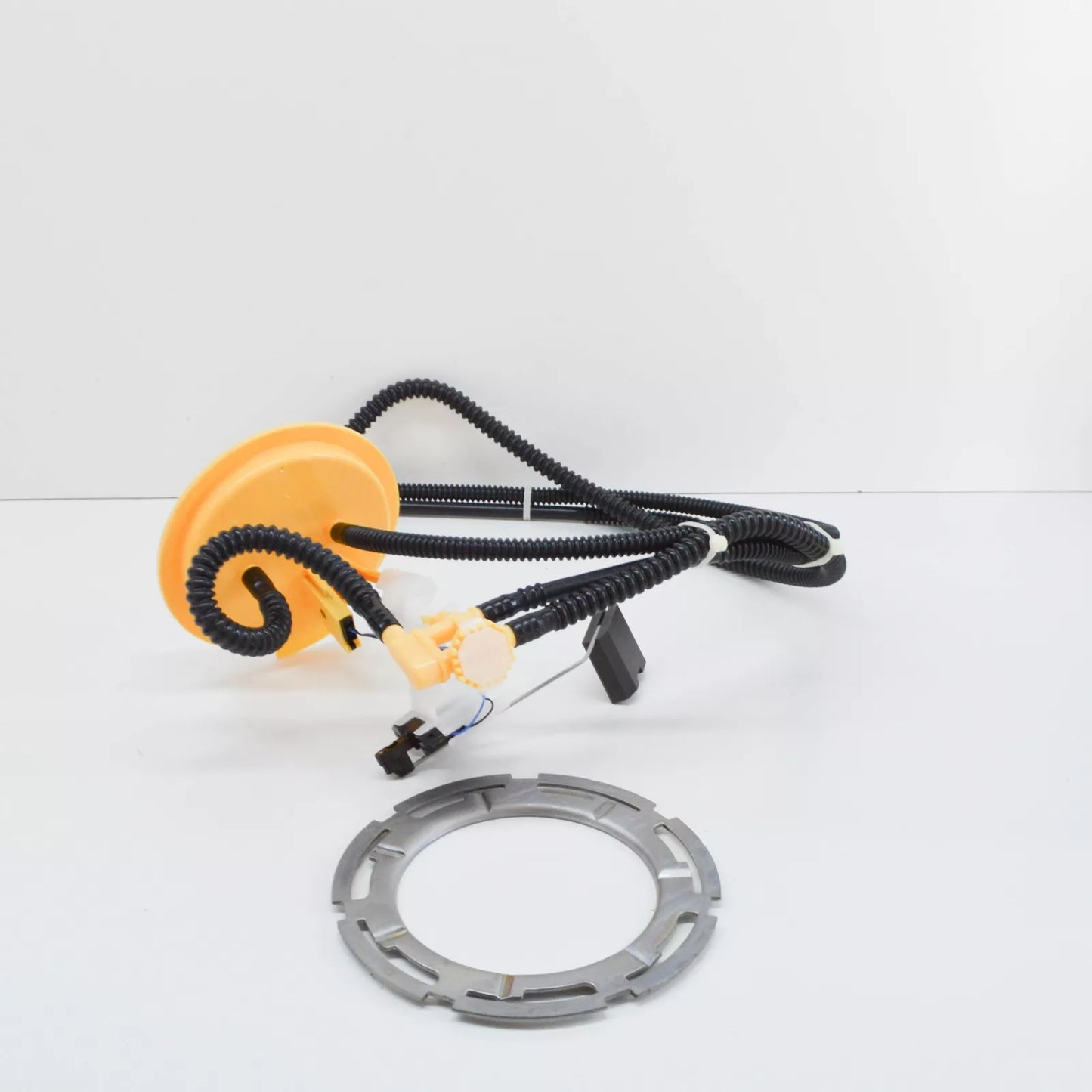 NEW MERCEDES-BENZ E W212 LEFT FUEL LEVEL SENSOR A2124700400 ORIGINAL