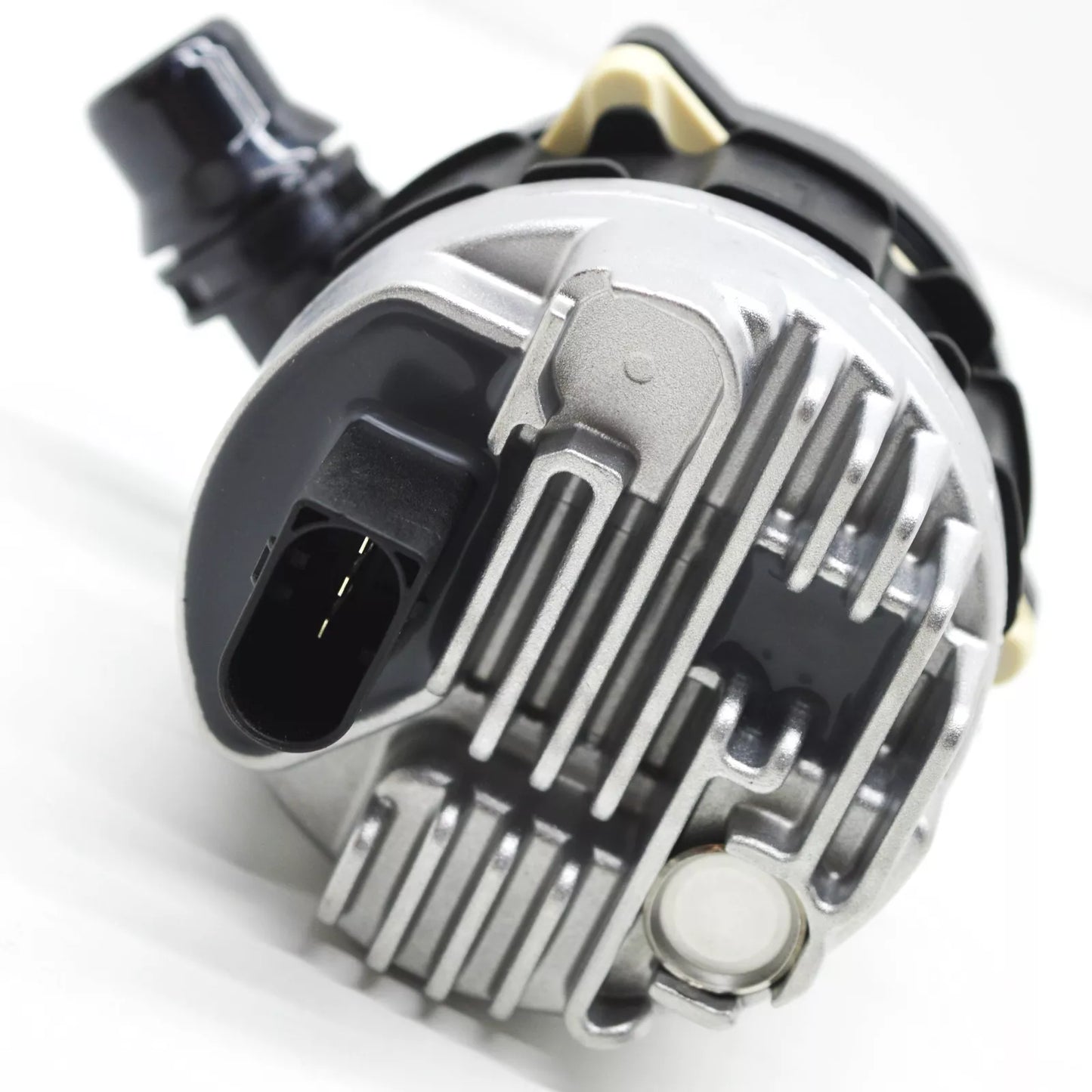 NEW MERCEDES-BENZ S W222 LOW TEMPERATURE COOLANT PUMP A0005003800 ORIGINAL