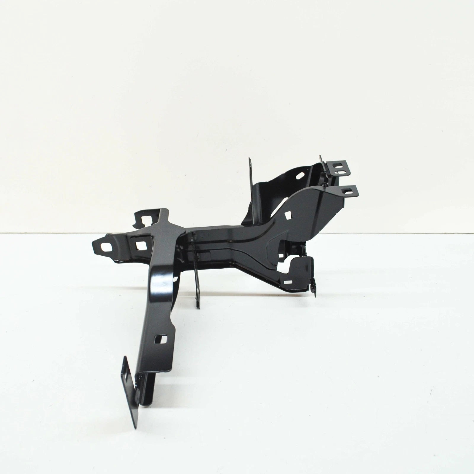 NEW BMW M3 FRONT RIGHT HEADLIGHT BRACKET MOUNT 51648071632