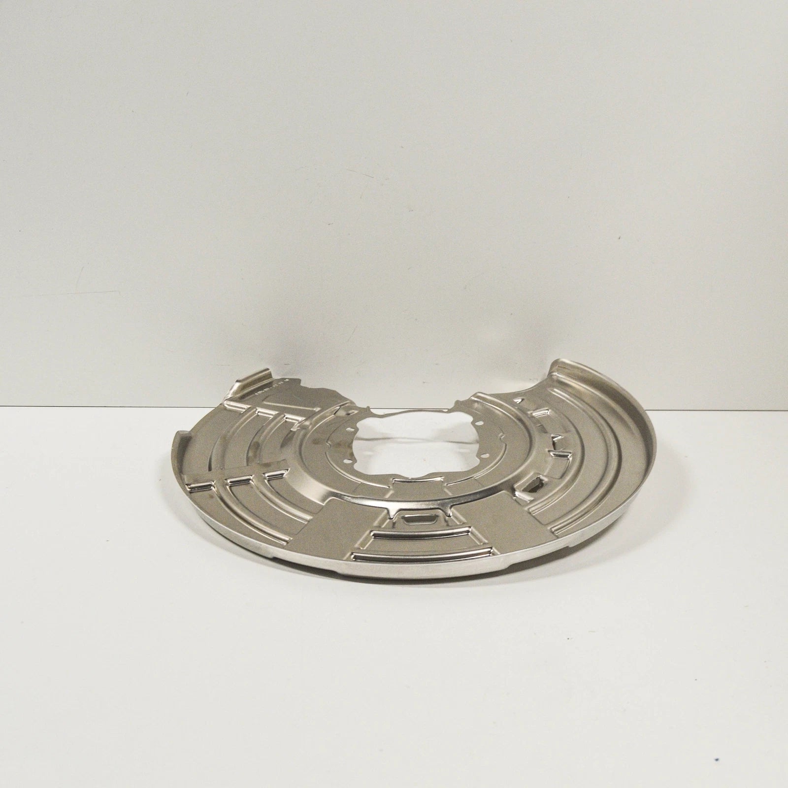 NEW BMW M2 F87 REAR LEFT BRAKE PROTECTION PLATE 34208094317 ORIGINAL