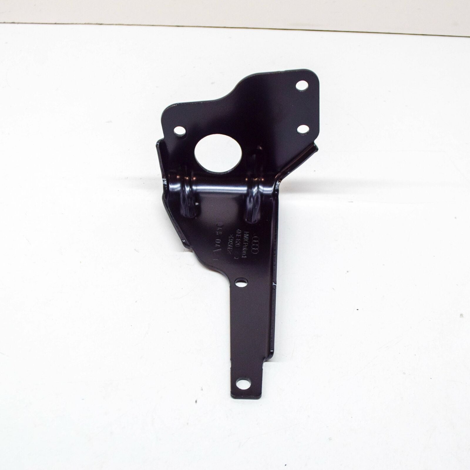 NEW AUDI E-TRON HEAT EXCHANGER UPPER CENTER BRACKET 4KE820195Q ORIGINAL