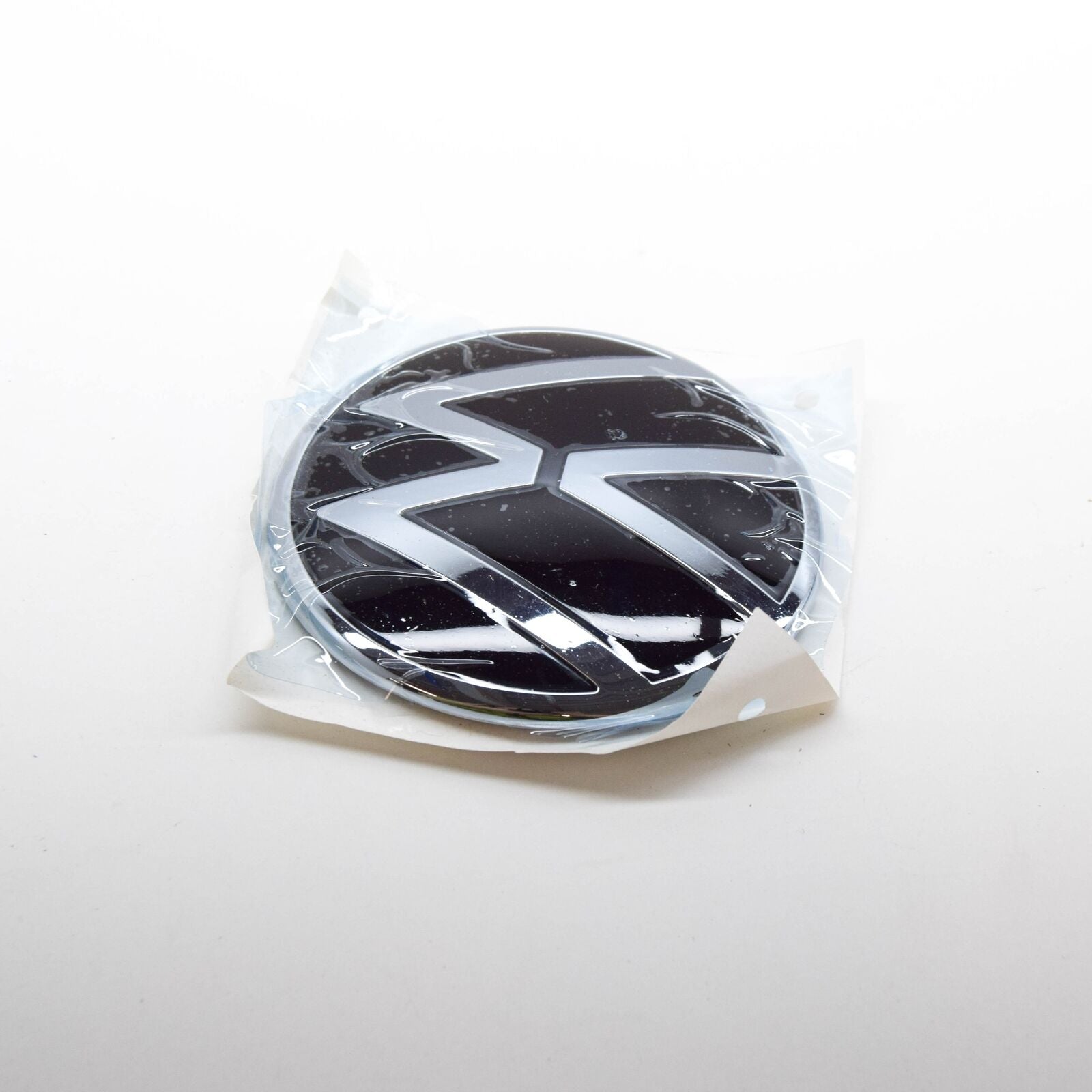 NEW VW GOLF CD MK8 REAR TAILGATE EMBLEM 5H9853630DPJ ORIGINAL