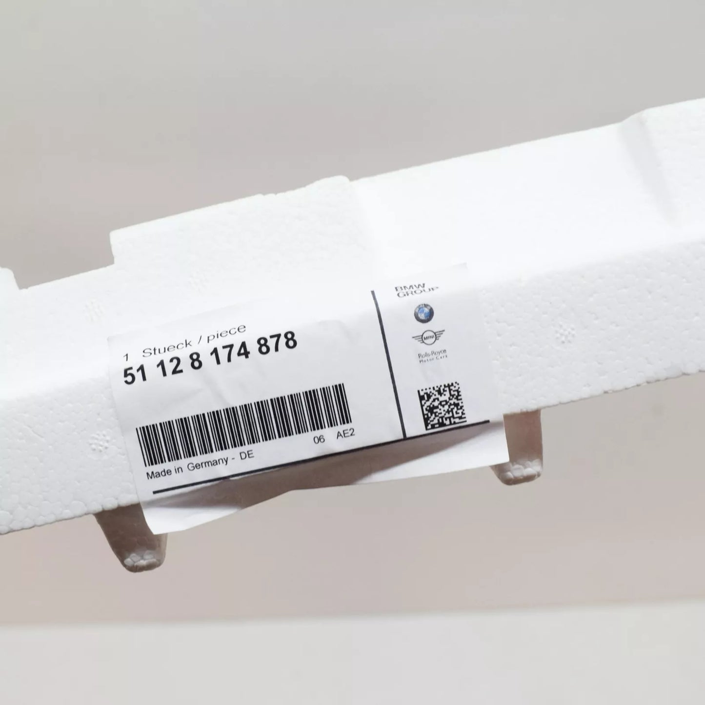 NEW BMW 5 E39 REAR BUMPER INSERT 51128174878 8174878 ORIGINAL